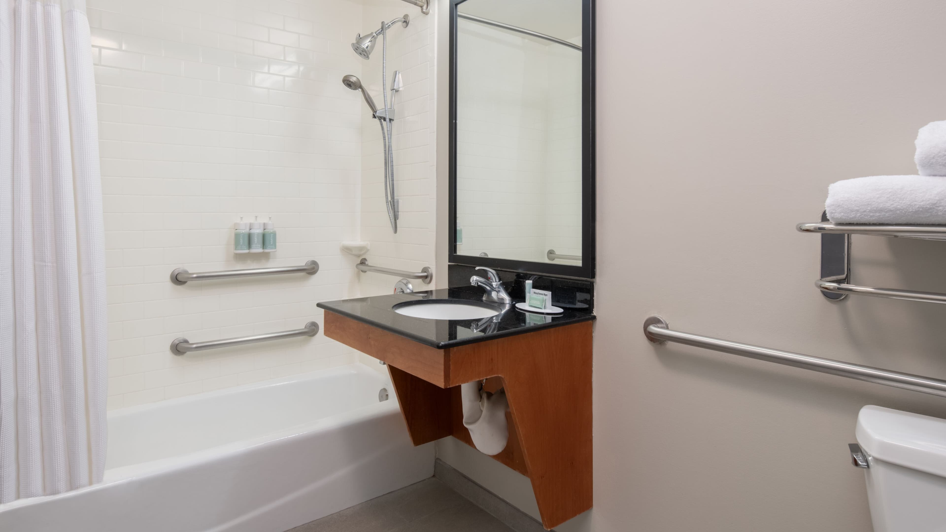 Fairfield Inn & Suites Santa Maria — 22