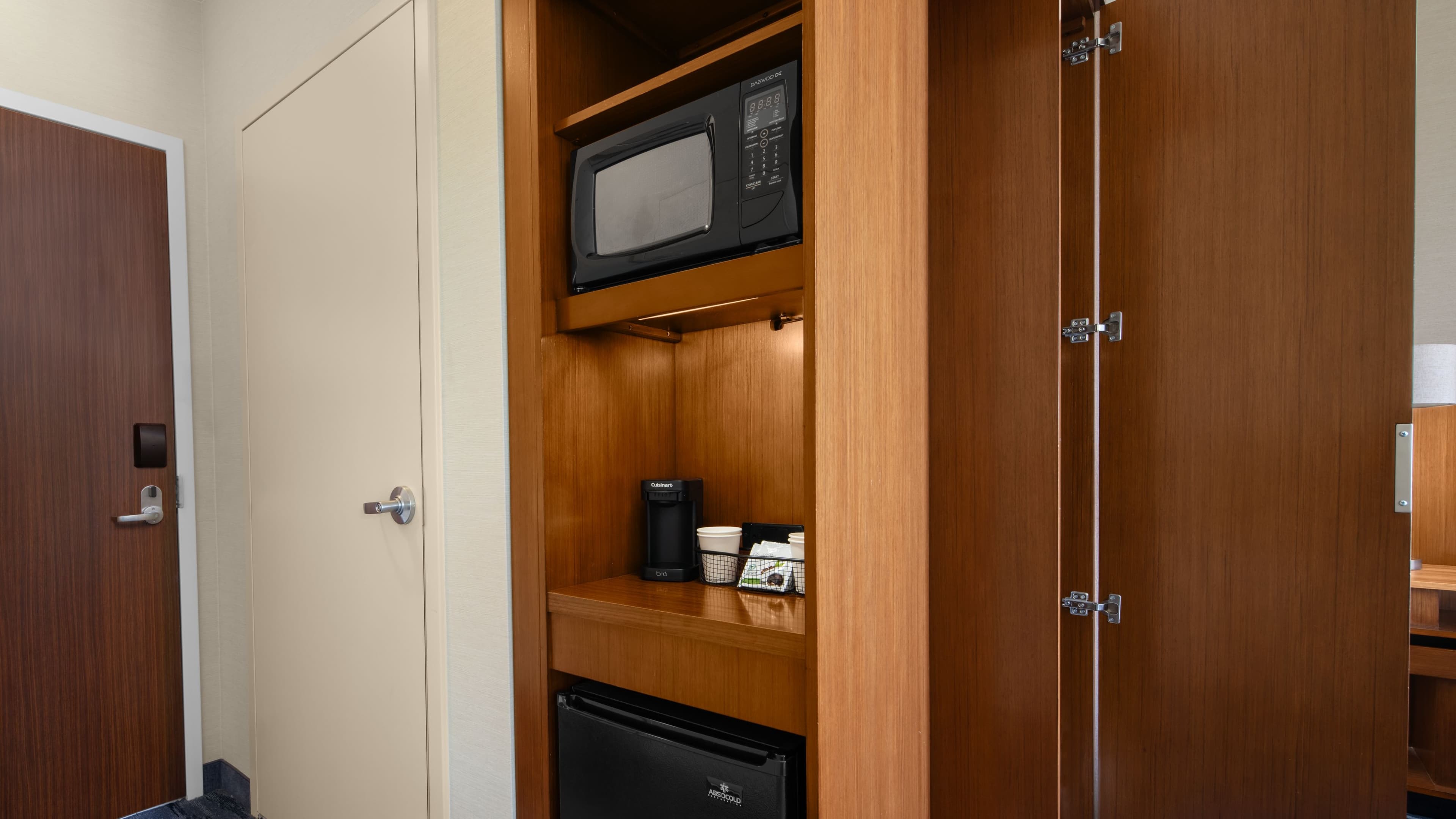 Queen Queen Guest Room - Image 3