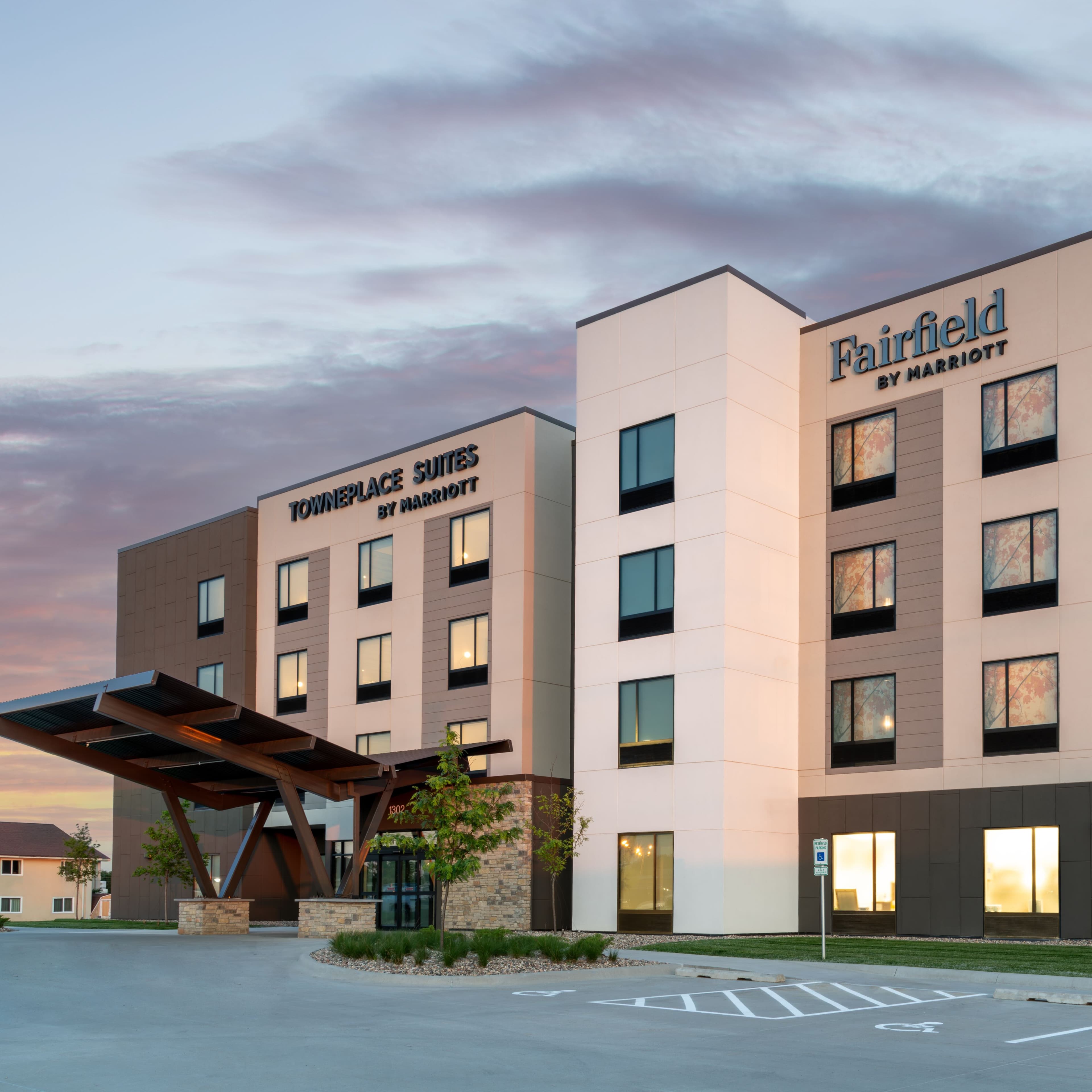 Fairfield Inn & Suites Norfolk - Image 1