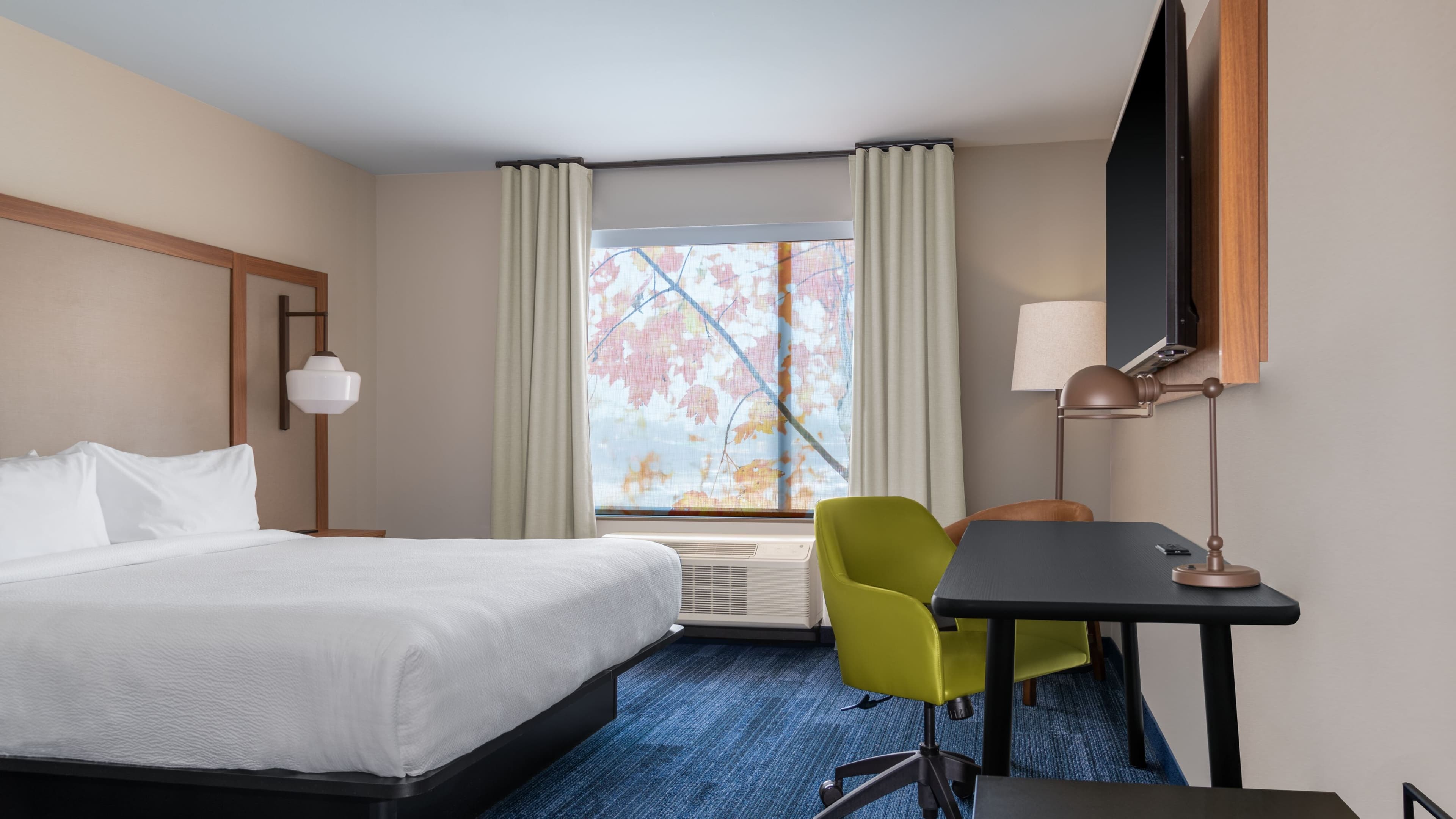 Fairfield Inn & Suites Norfolk - Image 2