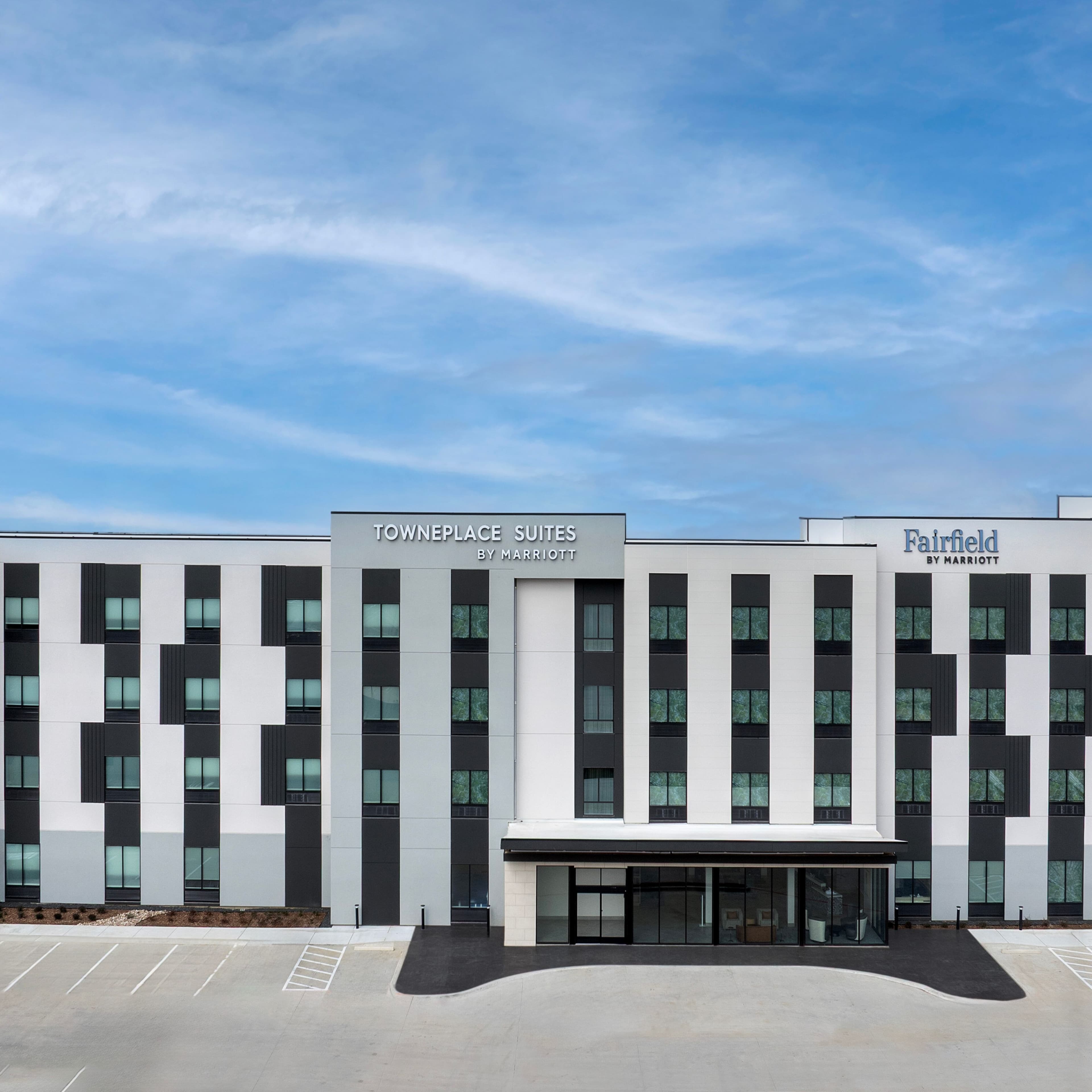 Fairfield Inn & Suites Paris - Image 1