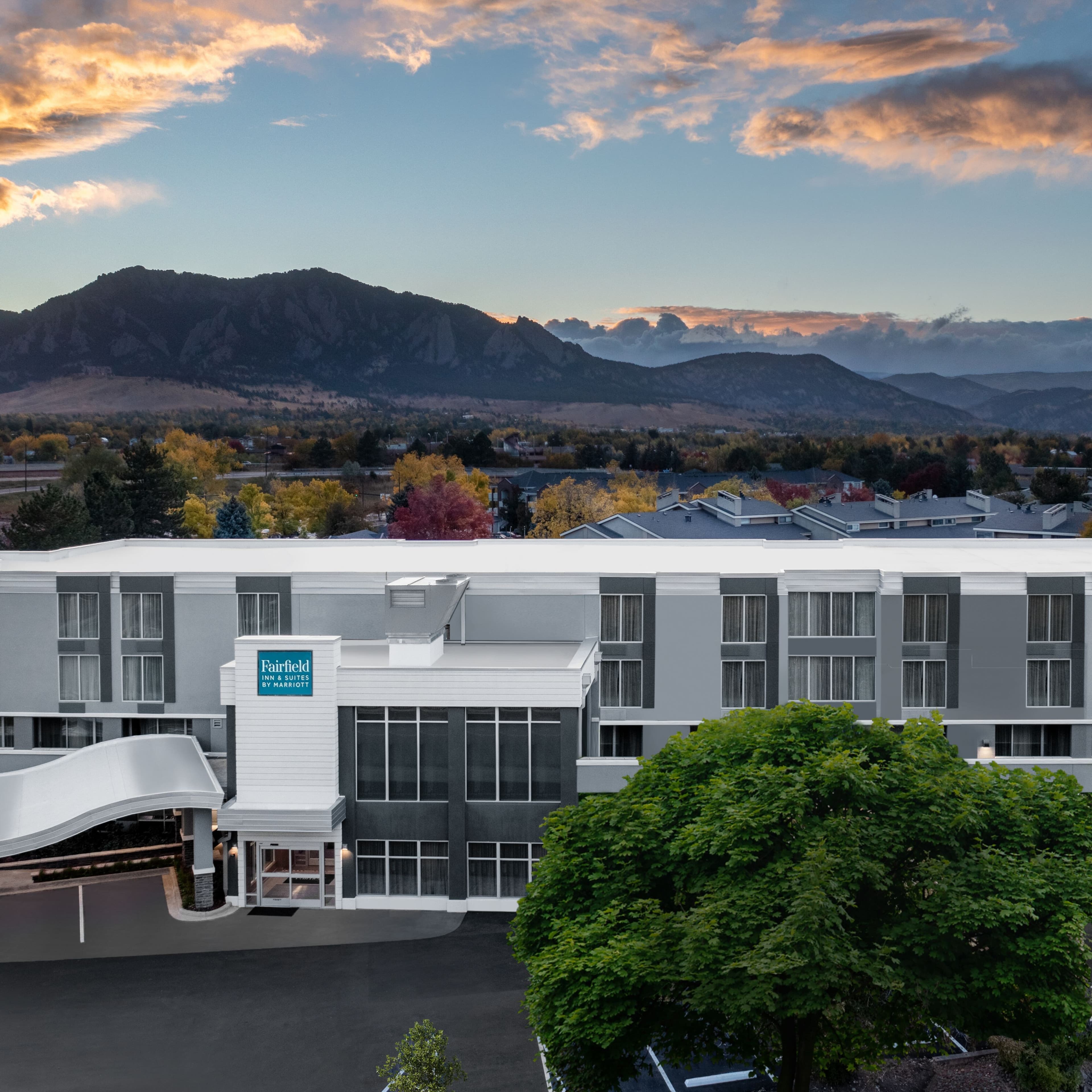Fairfield Inn & Suites Boulder - Image 1