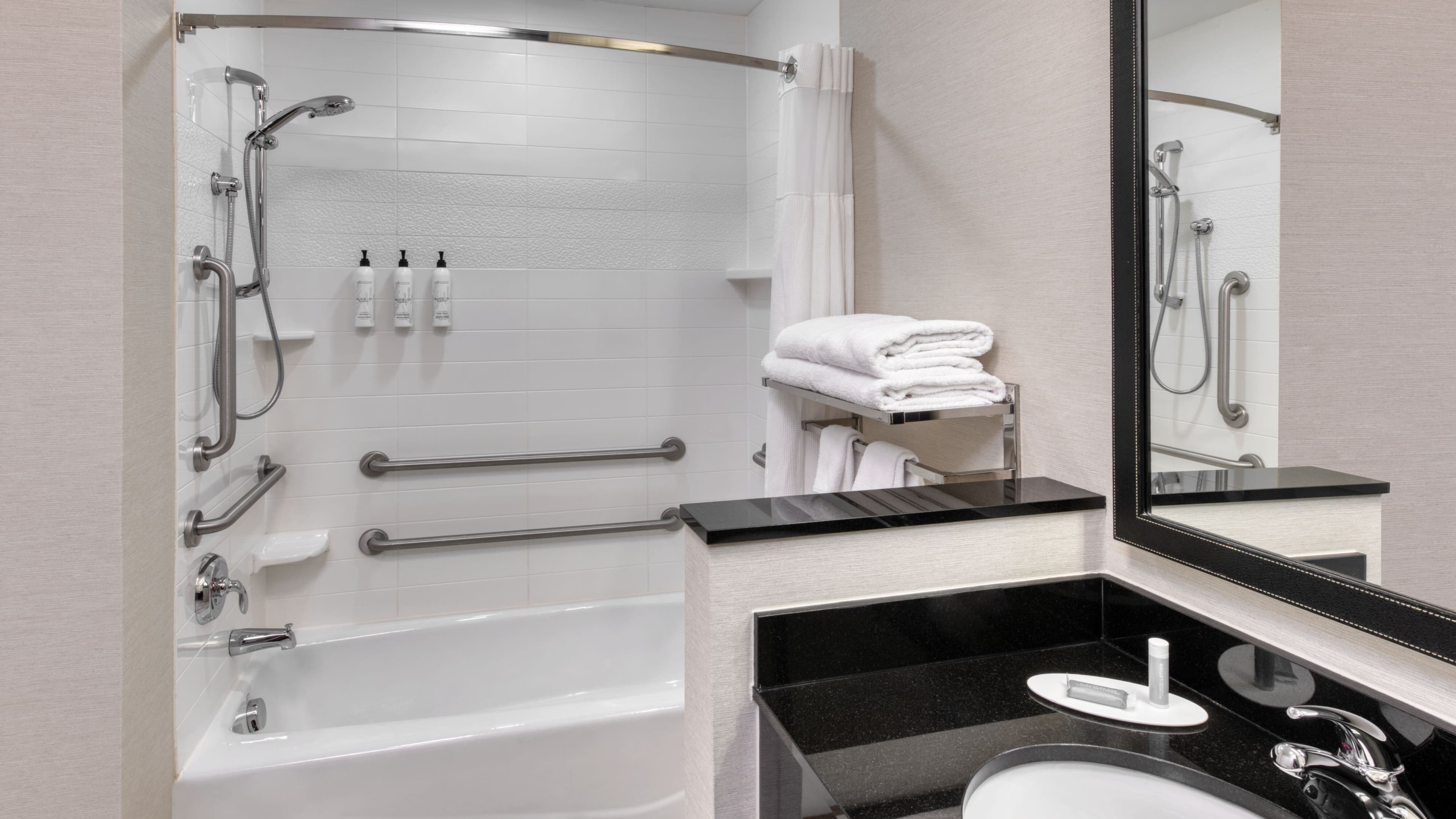 Fairfield Inn & Suites Moncton — 12