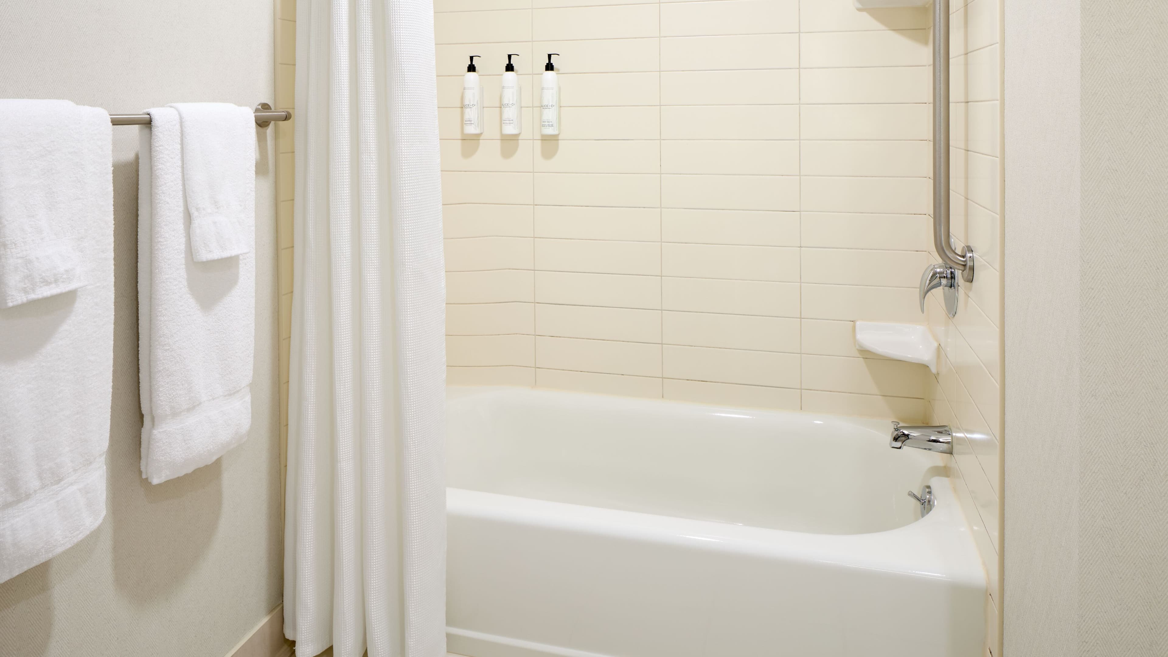 Fairfield Inn & Suites Montreal Airport - Image 3