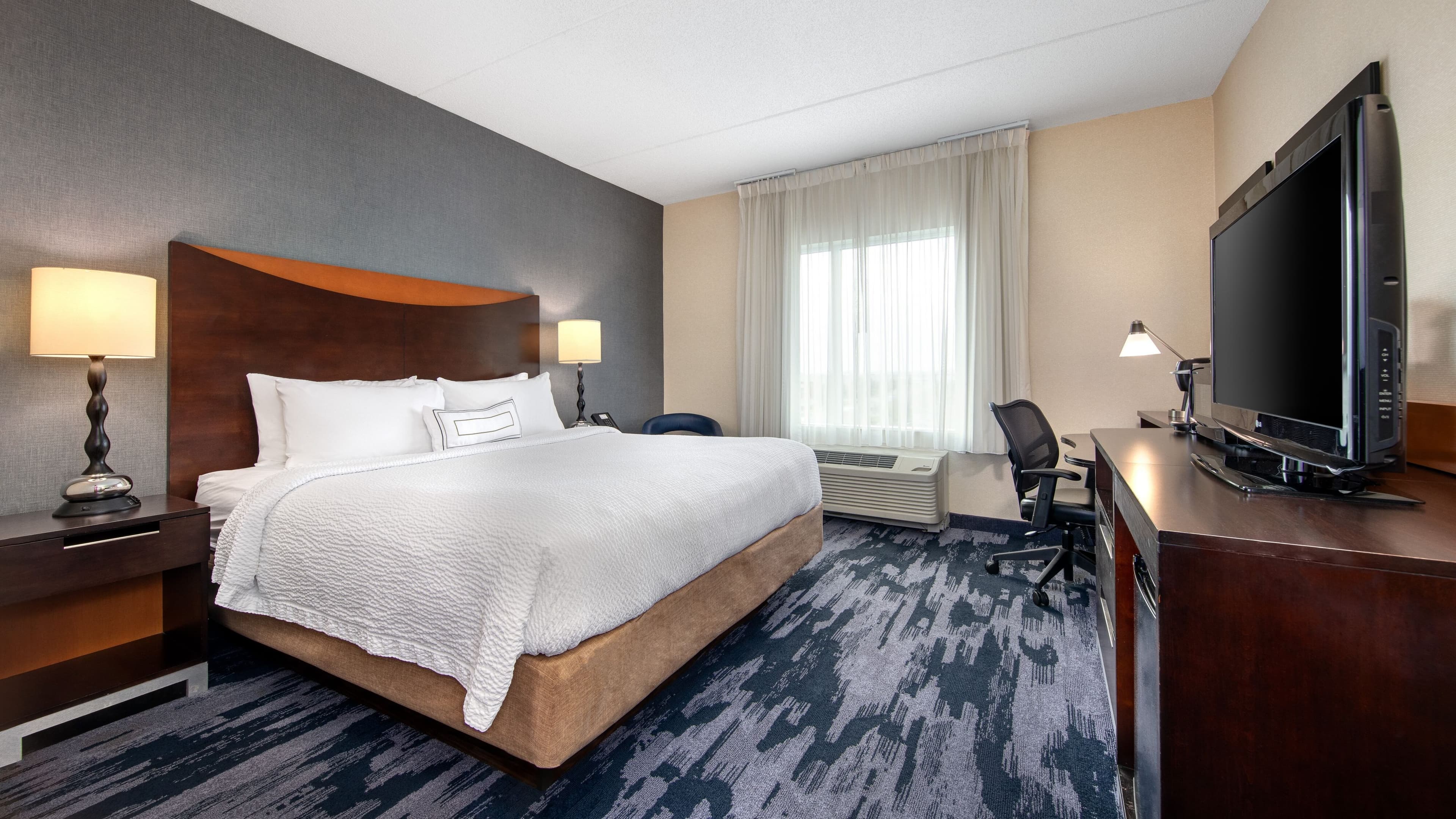 Fairfield Inn & Suites Toronto Mississauga - Image 2