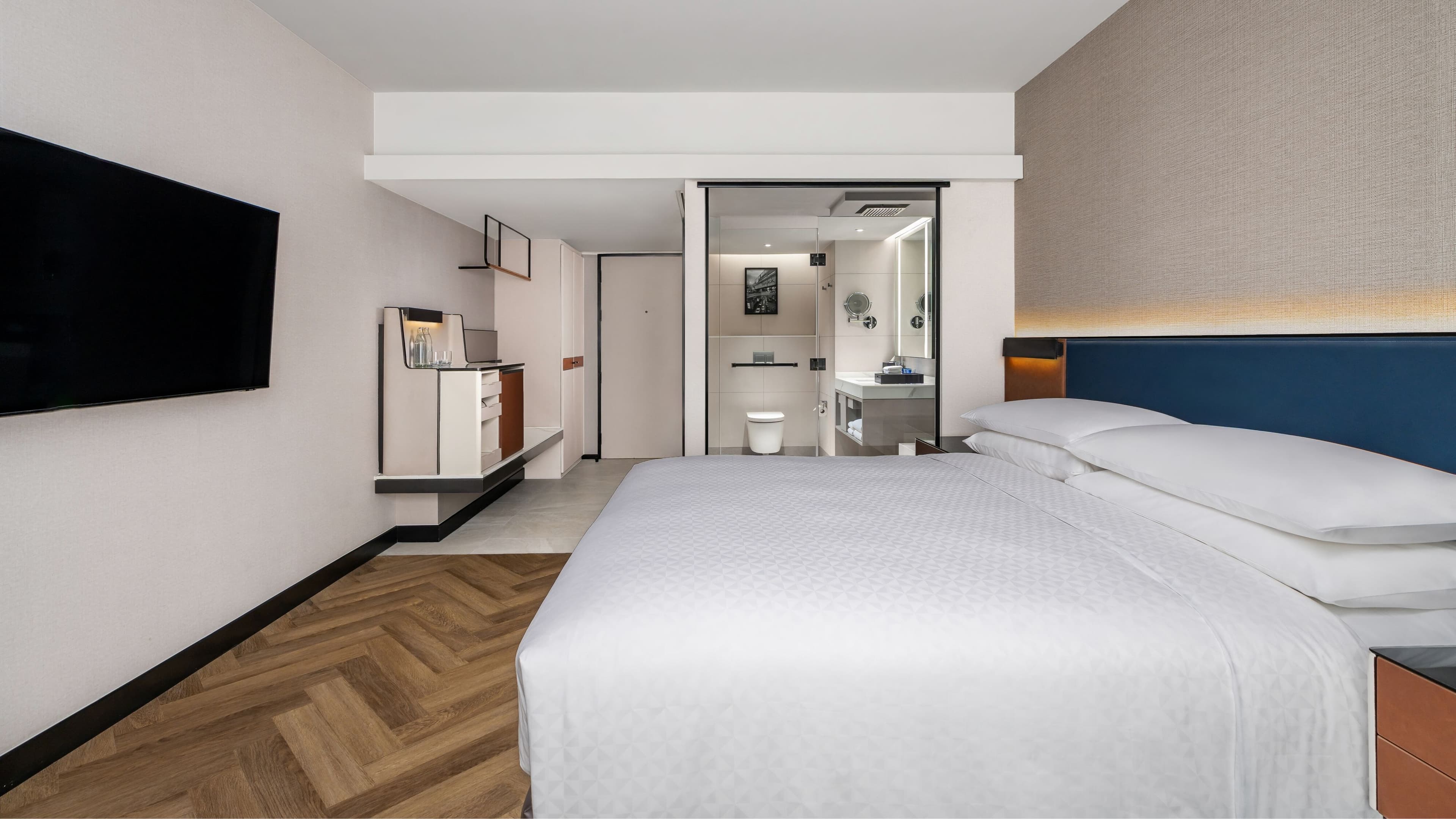 Guestroom King - Image 2