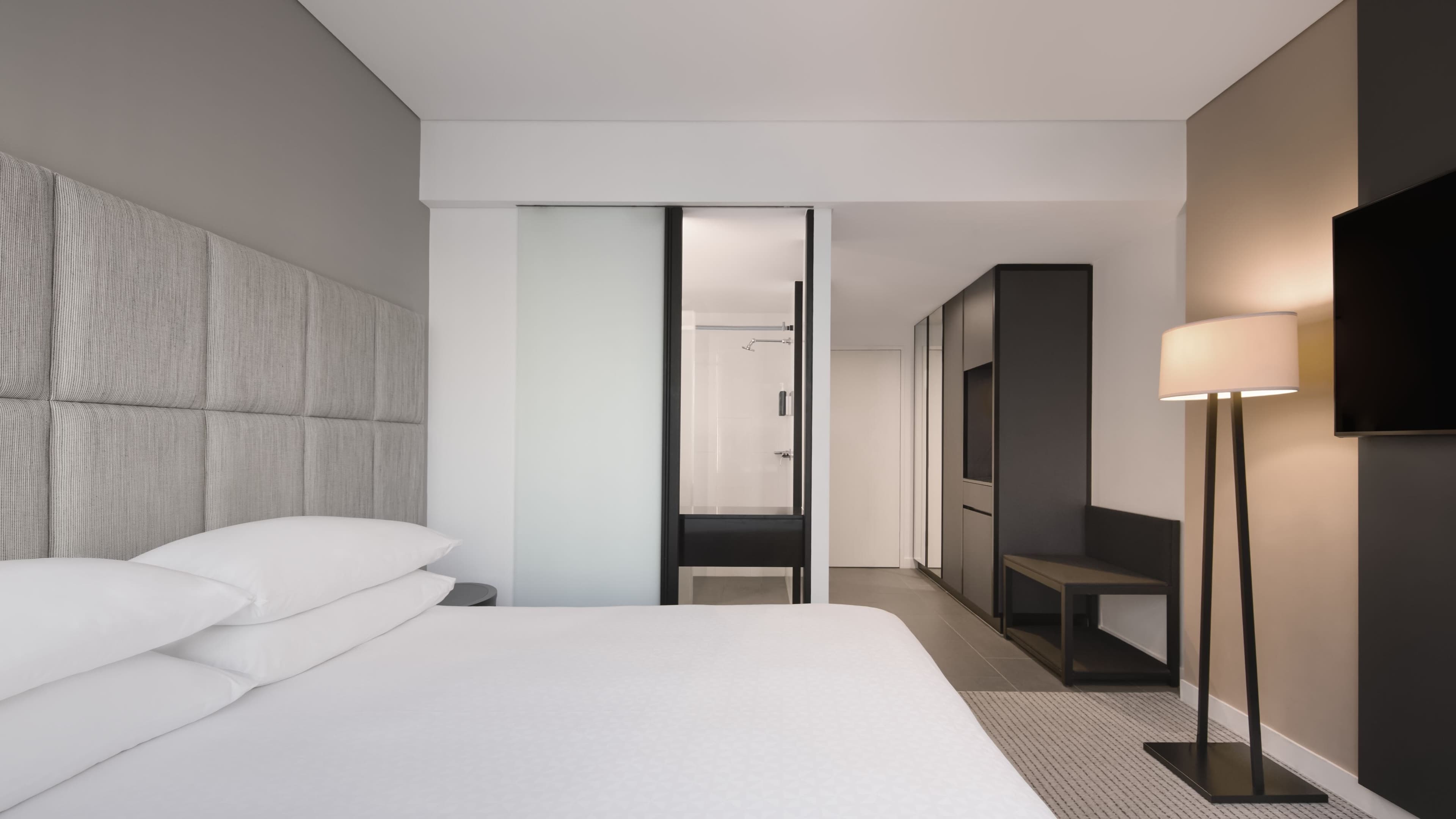 Four Points by Sheraton Brisbane - Image 2