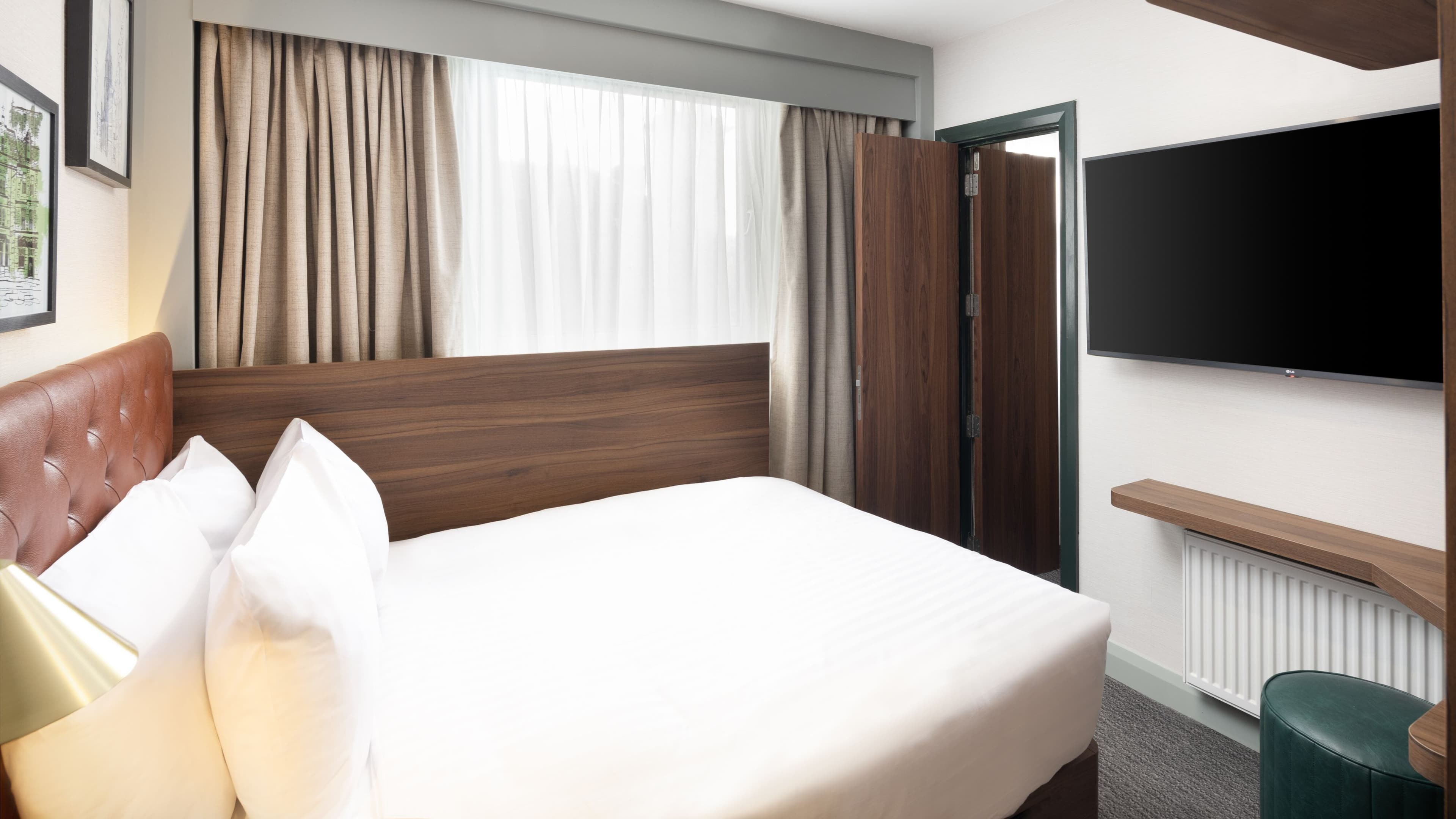 Four Points by Sheraton Edinburgh - Image 2