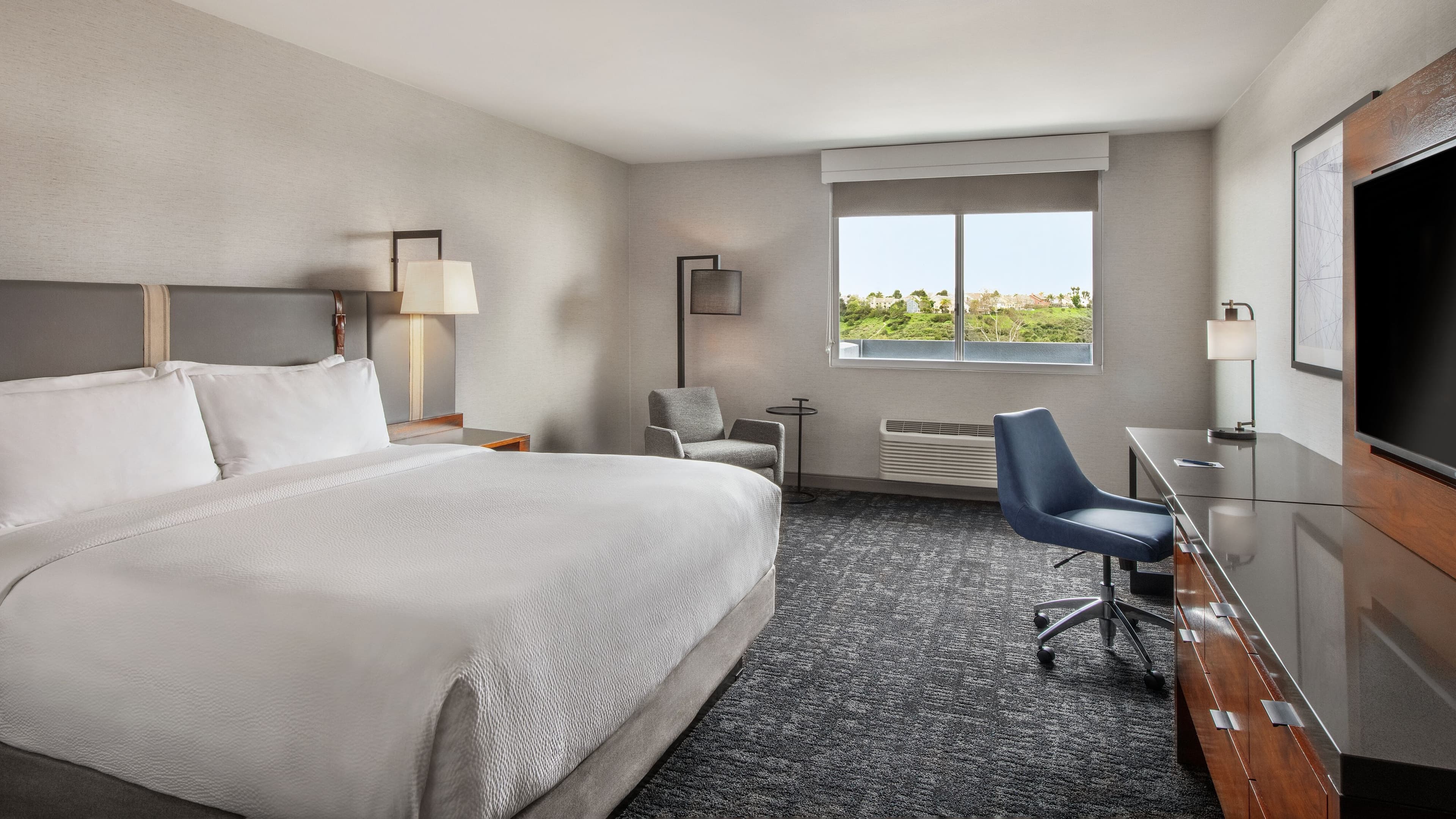 Four Points by Sheraton Los Angeles Westside - Image 2