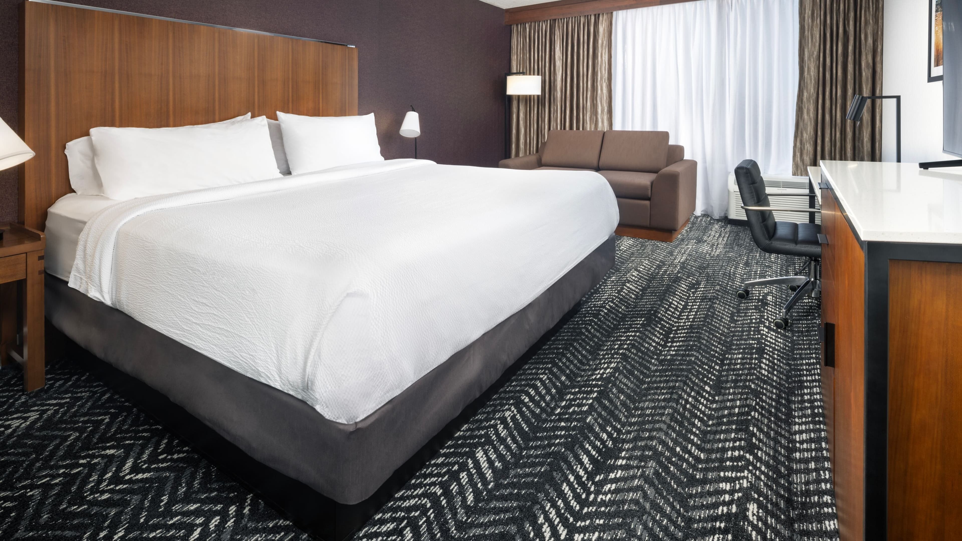 Four Points by Sheraton Kansas City Airport - Image 2