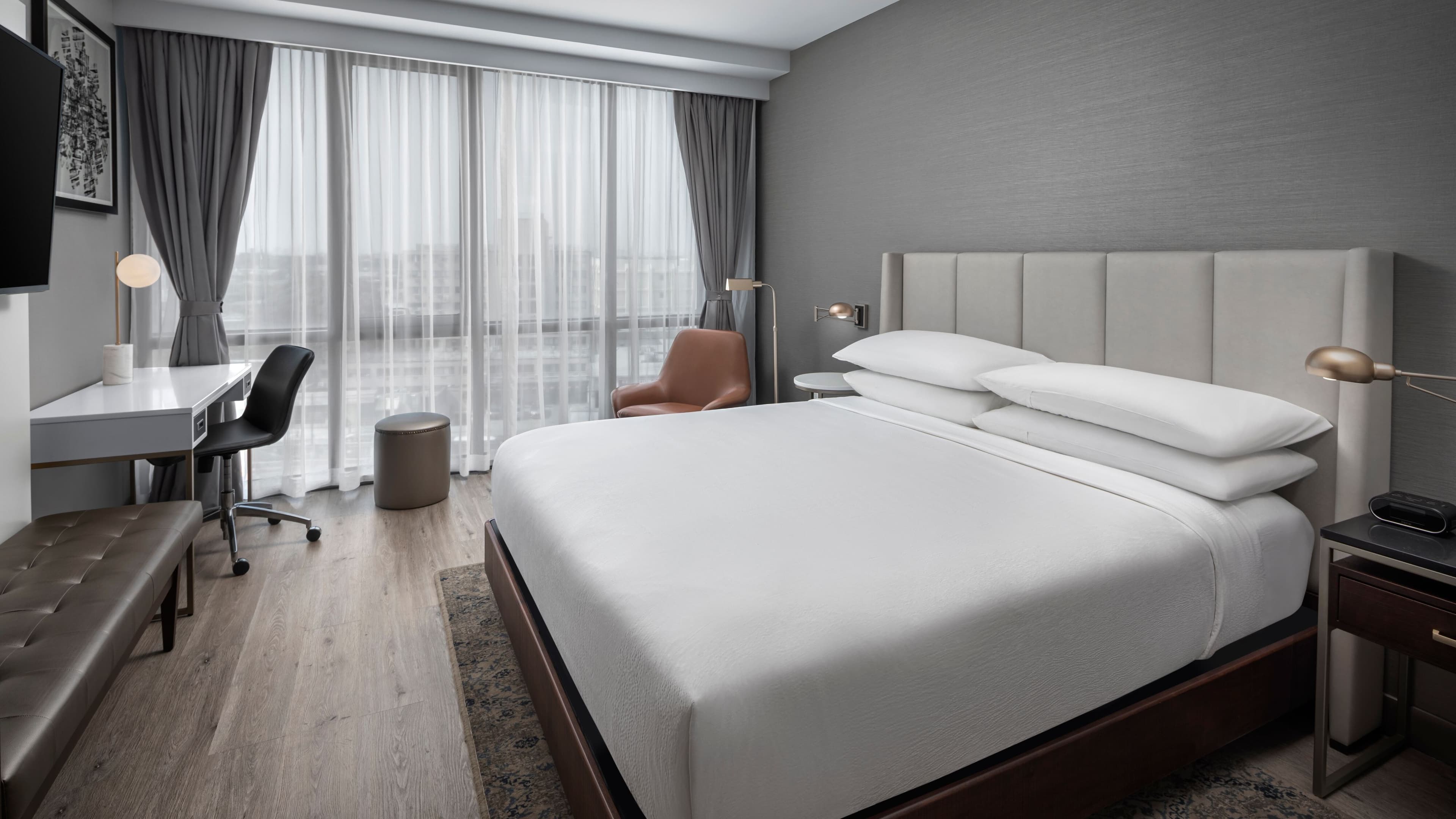 Four Points by Sheraton Flushing — 8