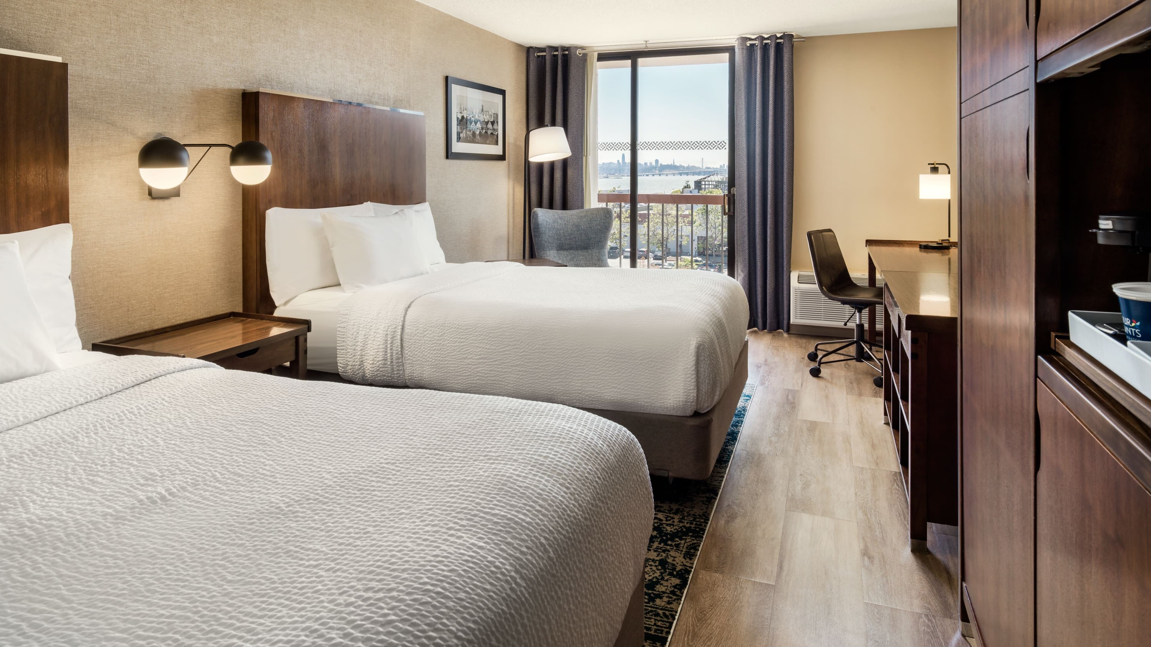 Four Points by Sheraton San Francisco Bay Bridge - Image 2