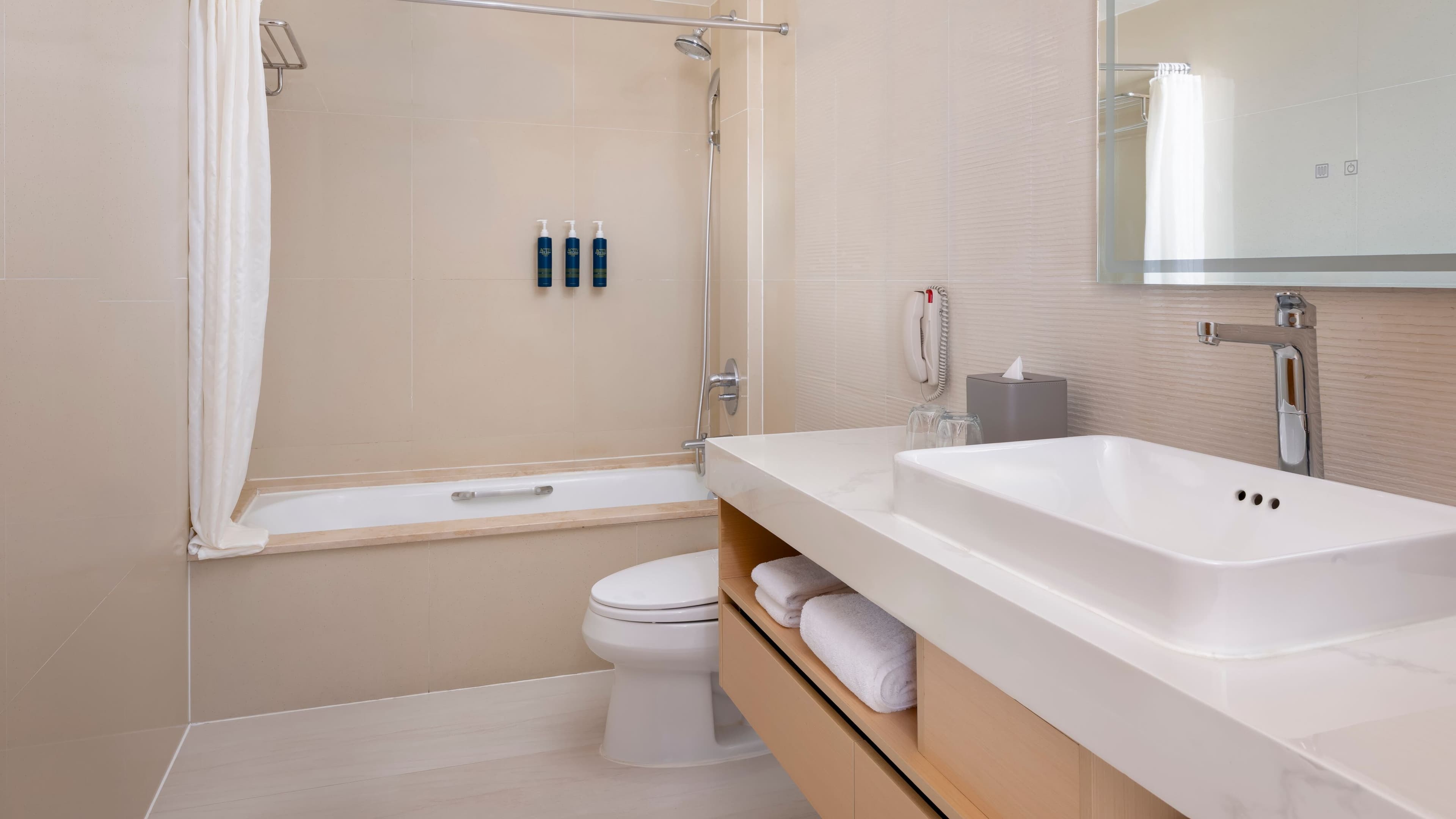 Four Points by Sheraton Shanghai, Daning — 3