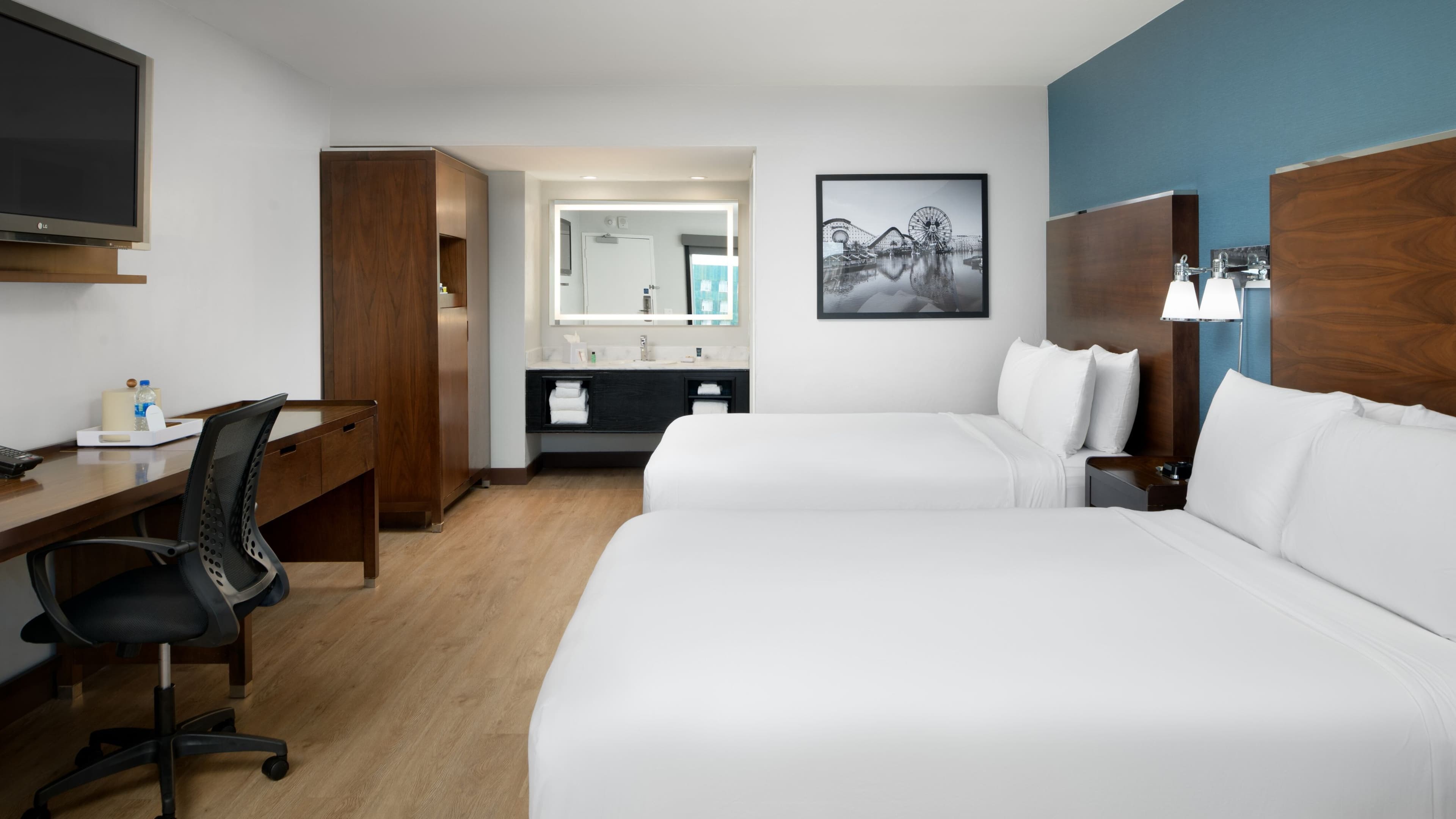 Four Points by Sheraton Anaheim — 11