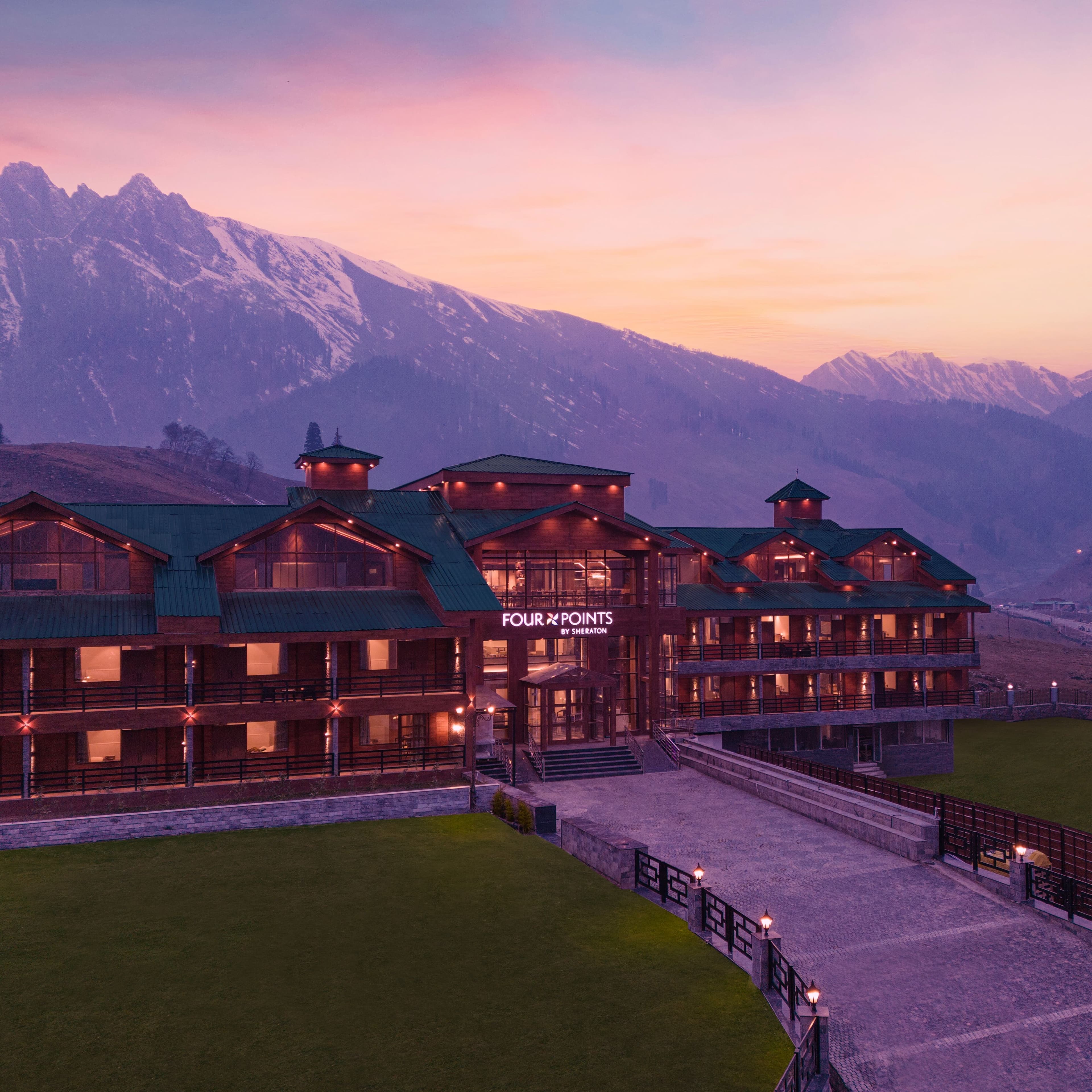 Four Points by Sheraton Sonmarg Resort - Image 1