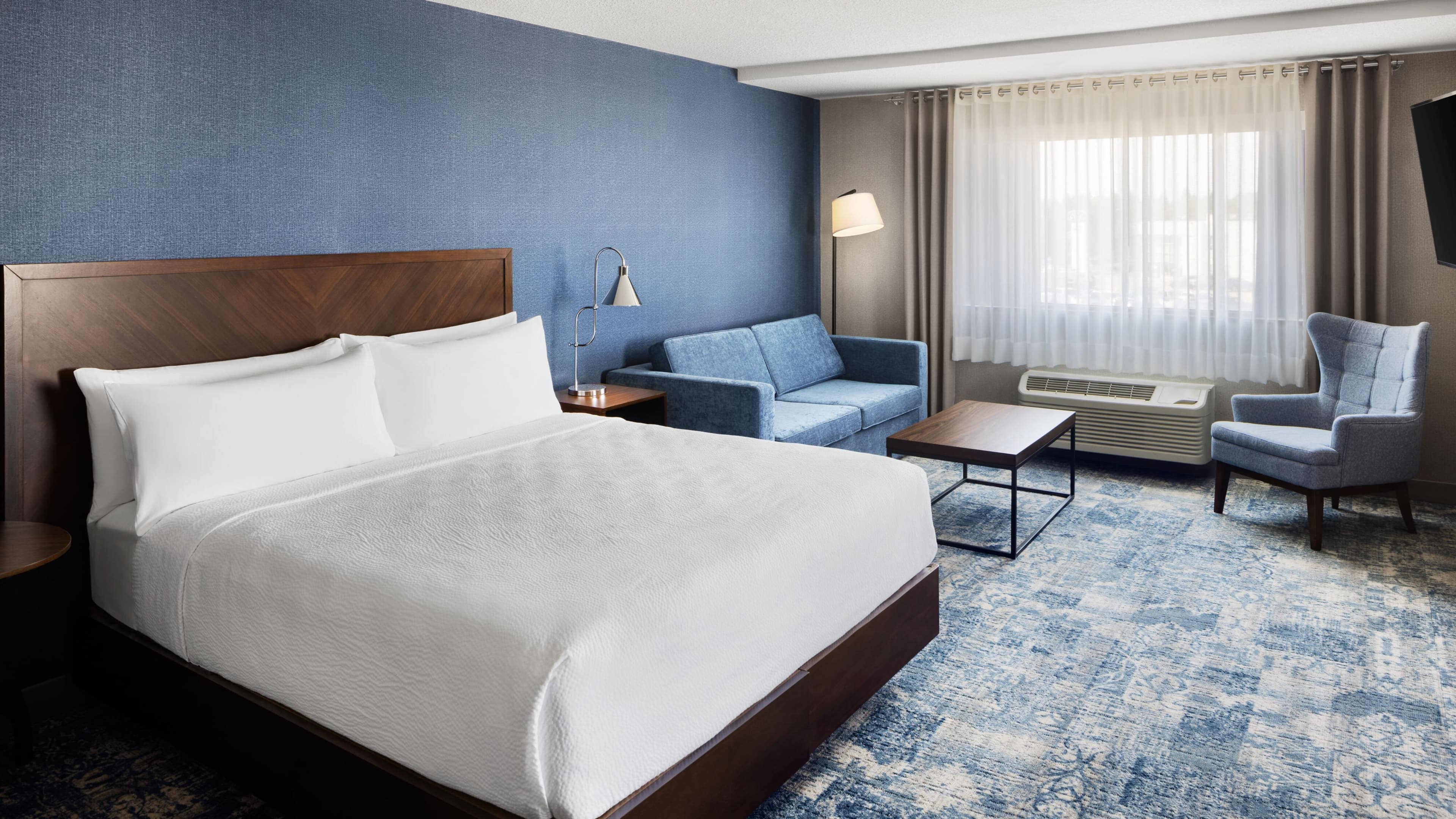 Four Points by Sheraton Edmonton South — 11