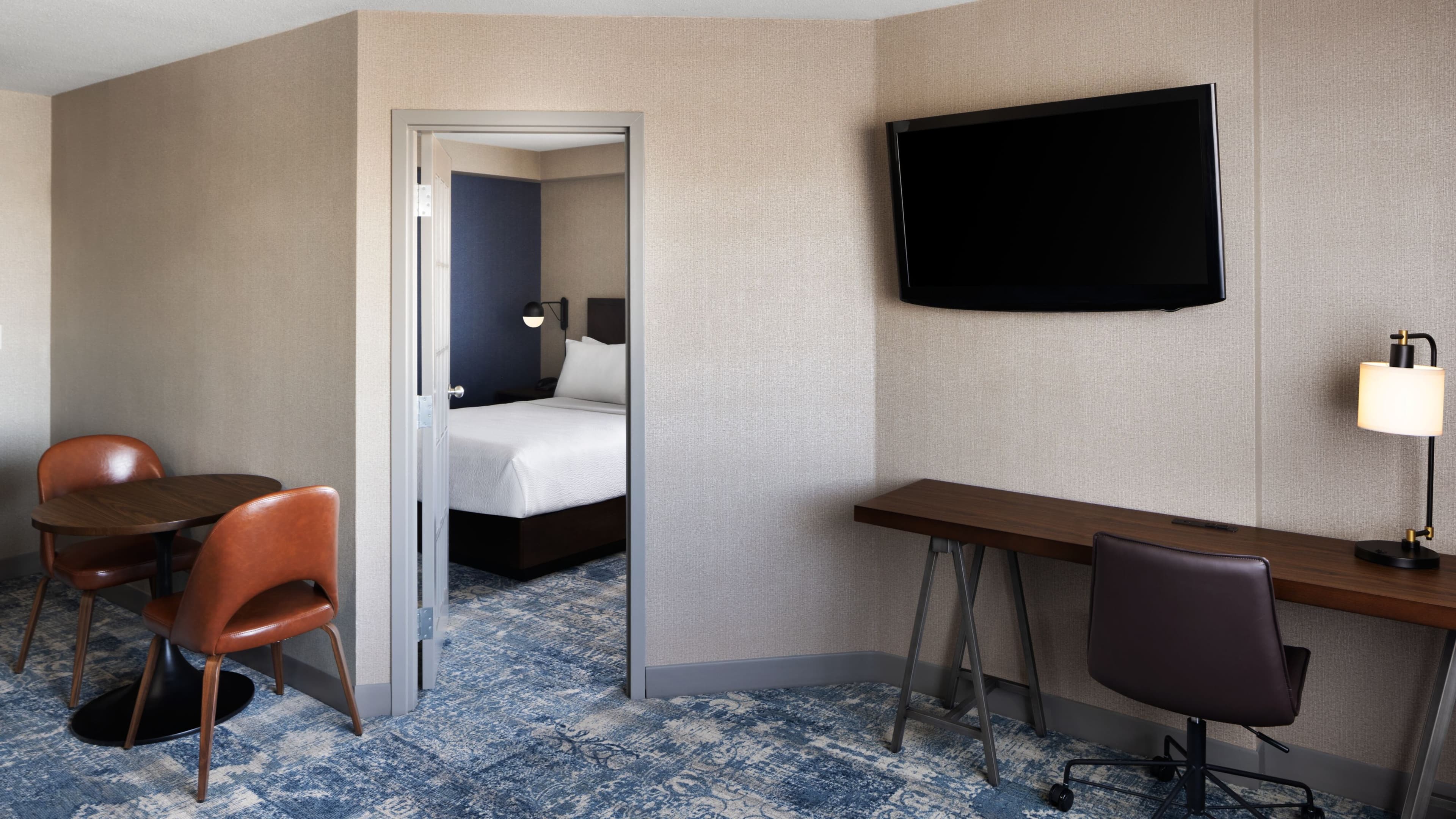Four Points by Sheraton Edmonton South — 26