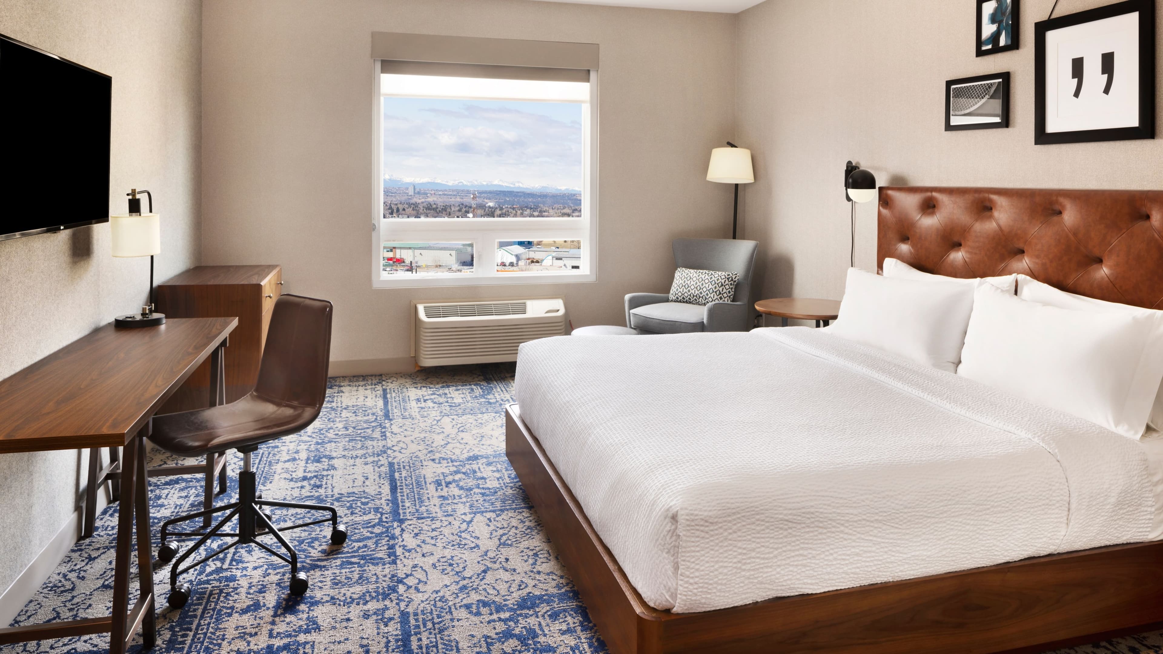 Four Points by Sheraton Calgary Airport - Image 2