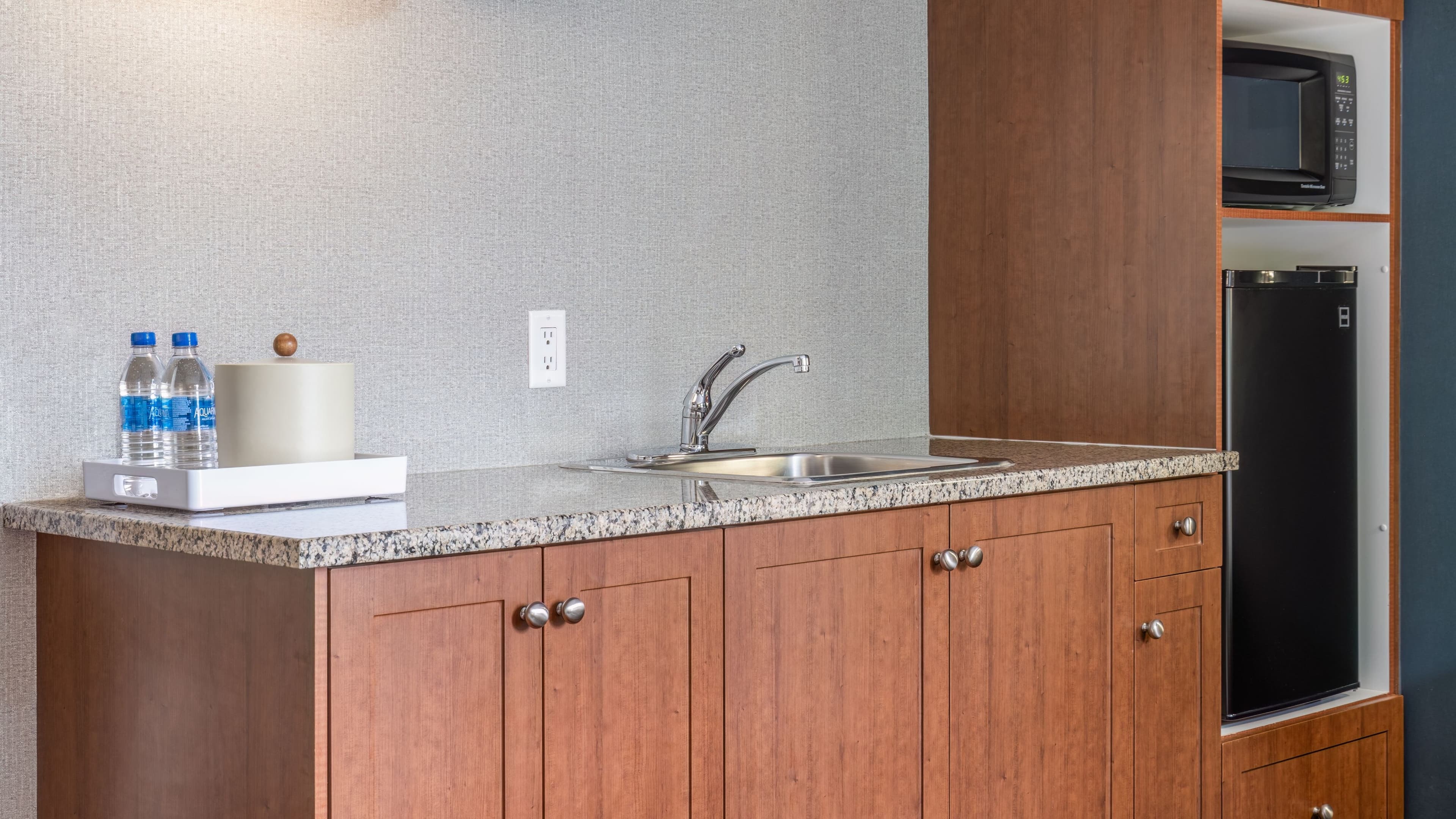 Four Points by Sheraton Victoria Gateway — 7