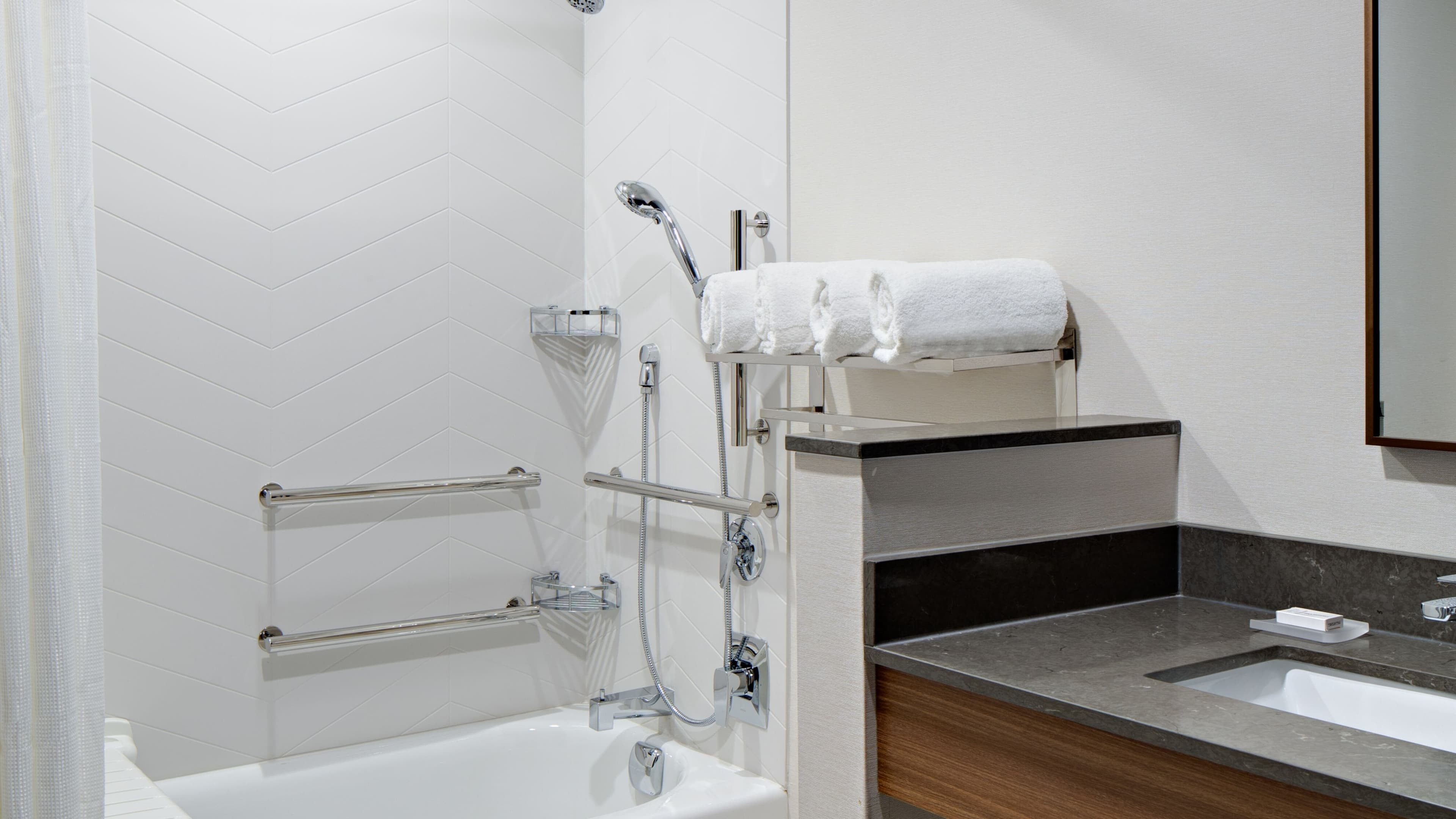 Fairfield Inn & Suites Fayetteville — 6