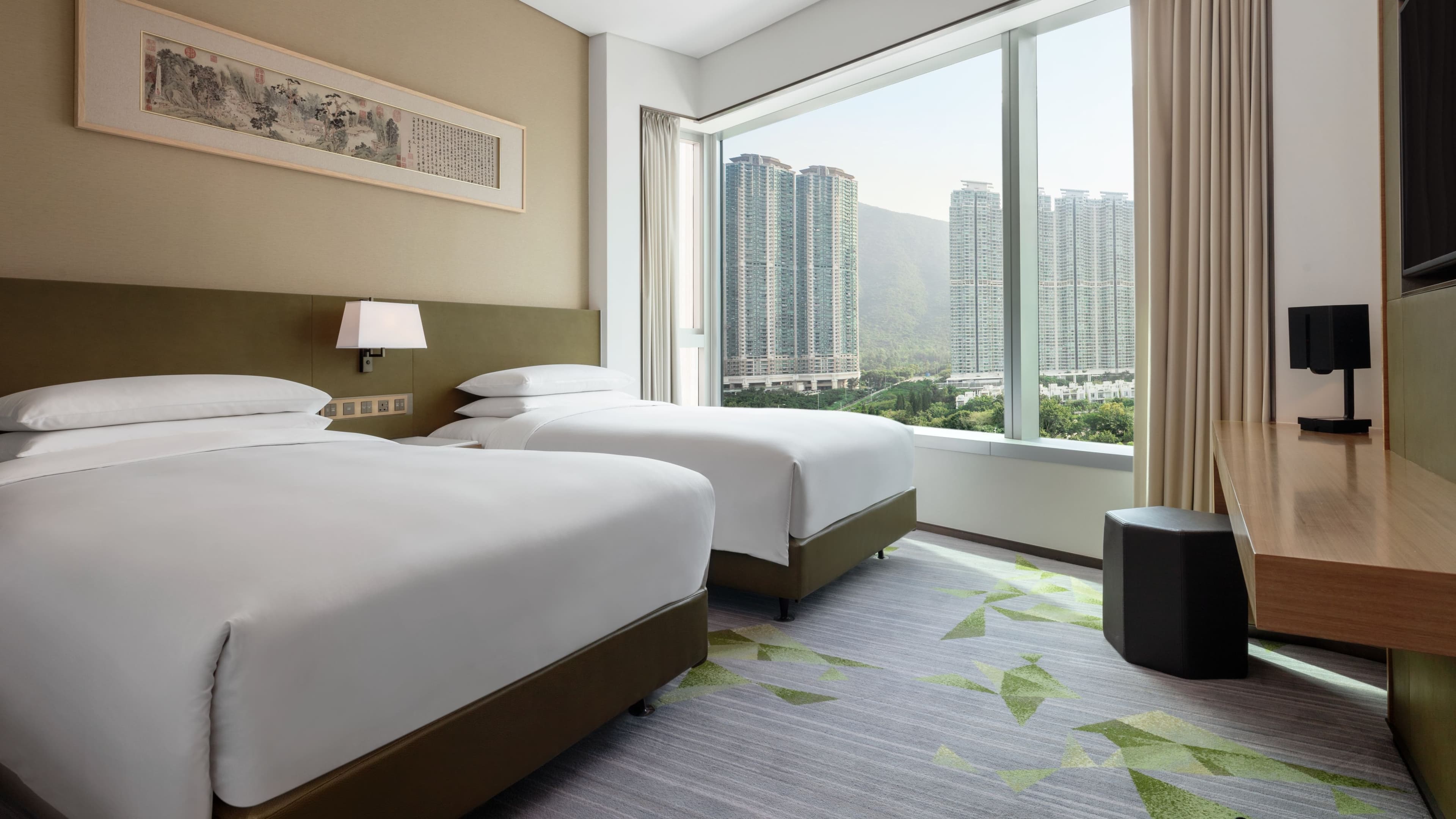 Sheraton Hong Kong Tung Chung Hotel - Image 2