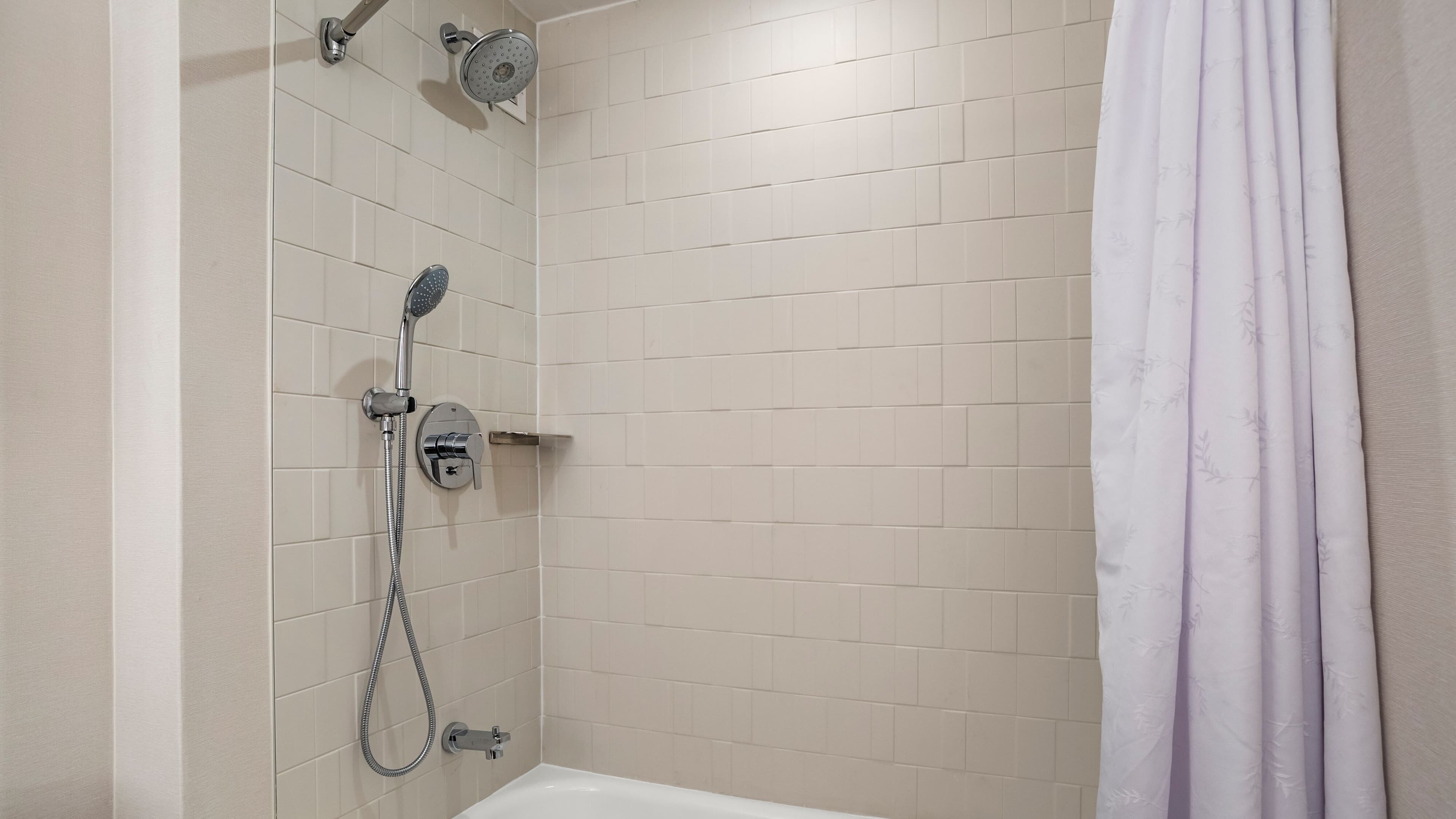 1 Bedroom Suite - Image 6