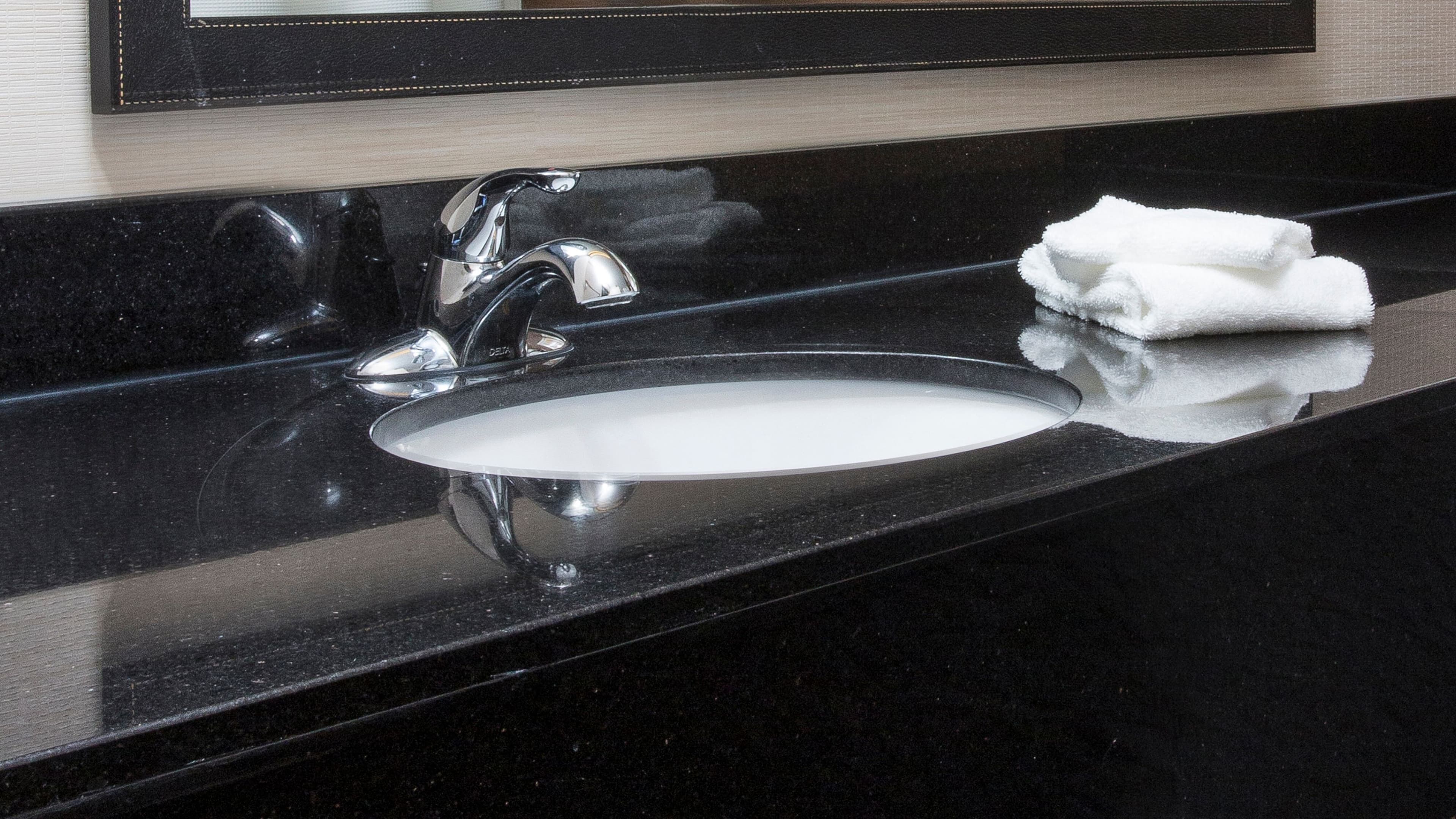 Fairfield Inn & Suites Terre Haute - Image 3