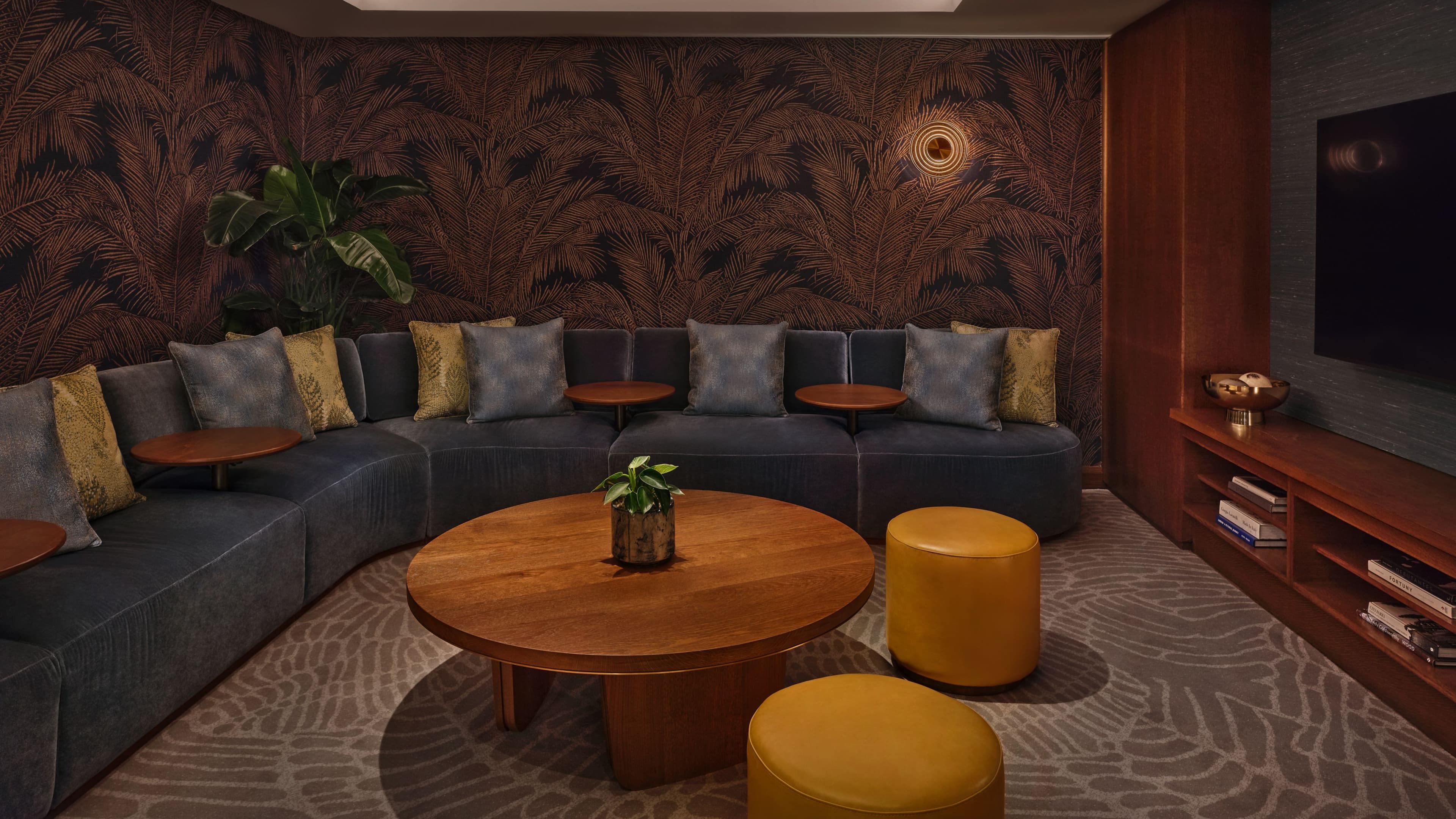 Executive Suite - Image 9