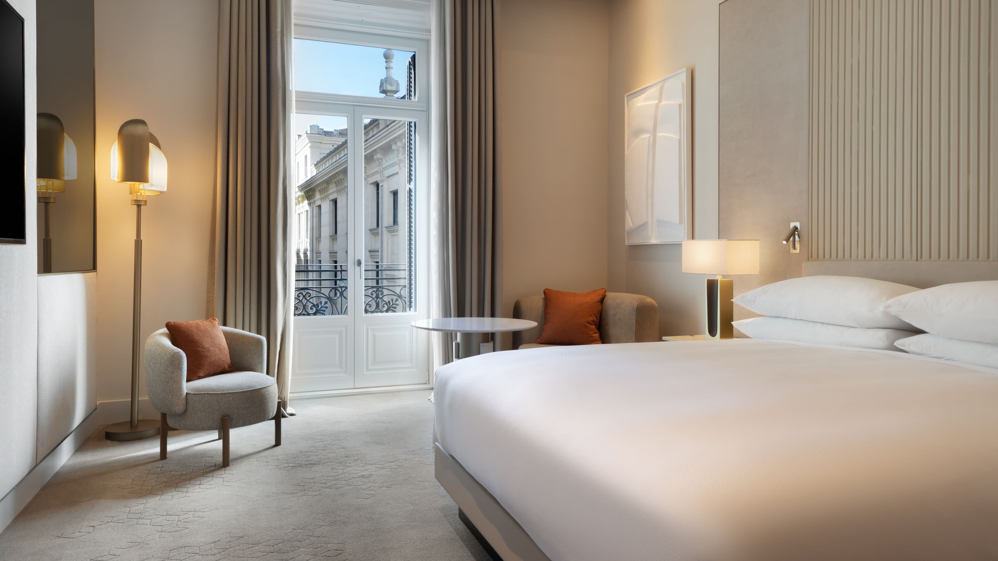 Deluxe Room - Image 6