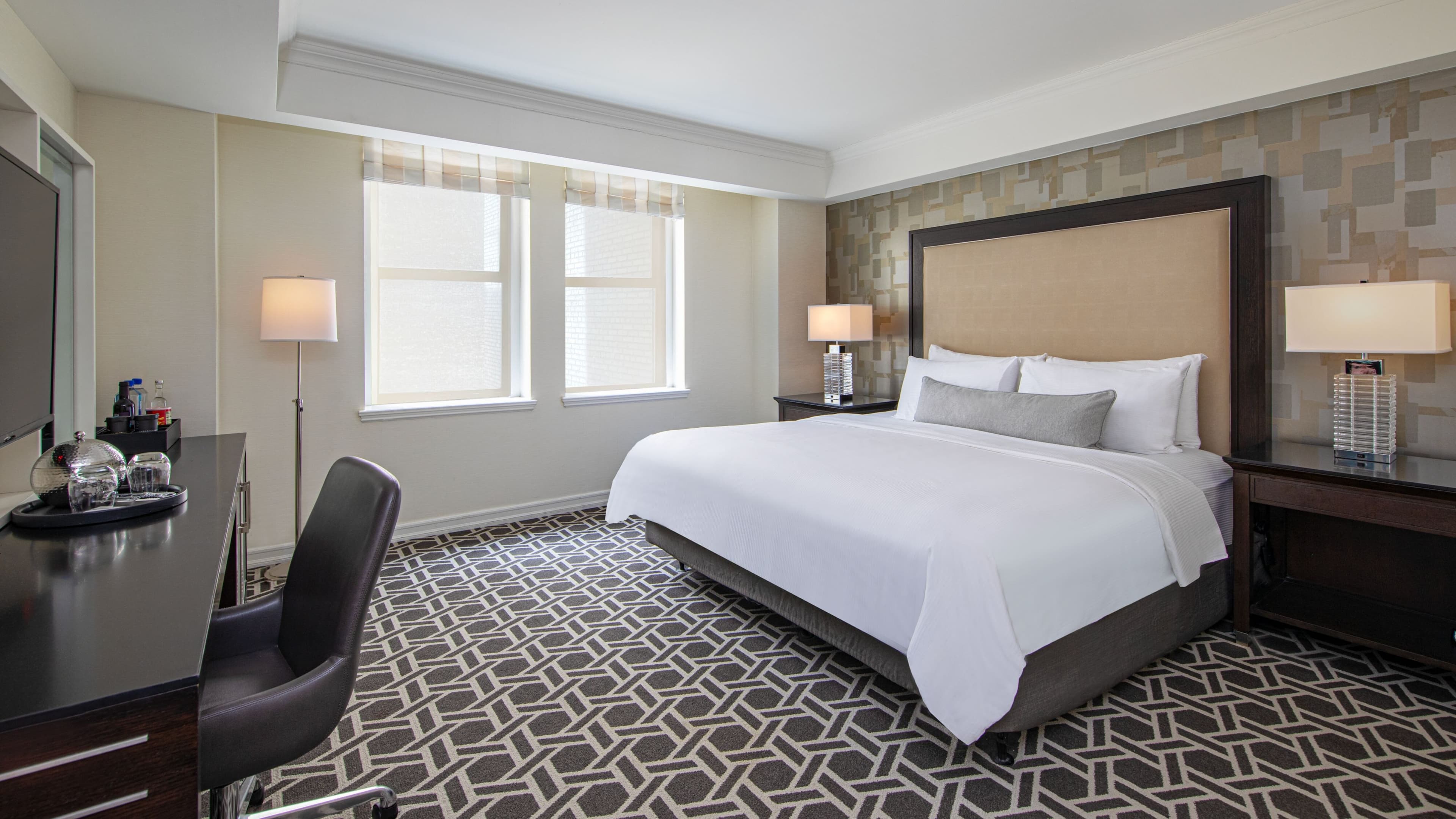Holiday Inn Express Long Island City E - New York — 11