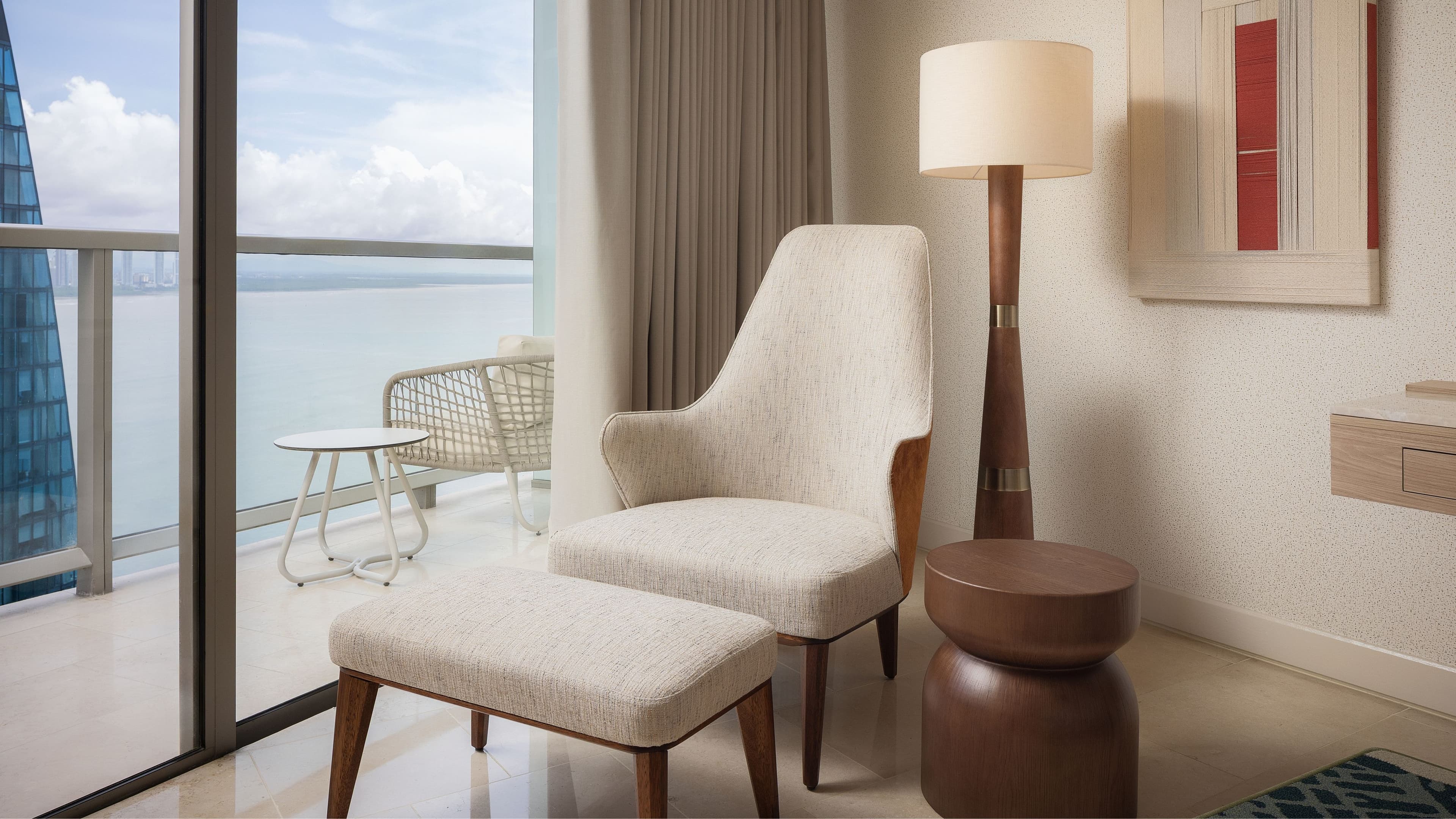 Deluxe Guest room - Image 9