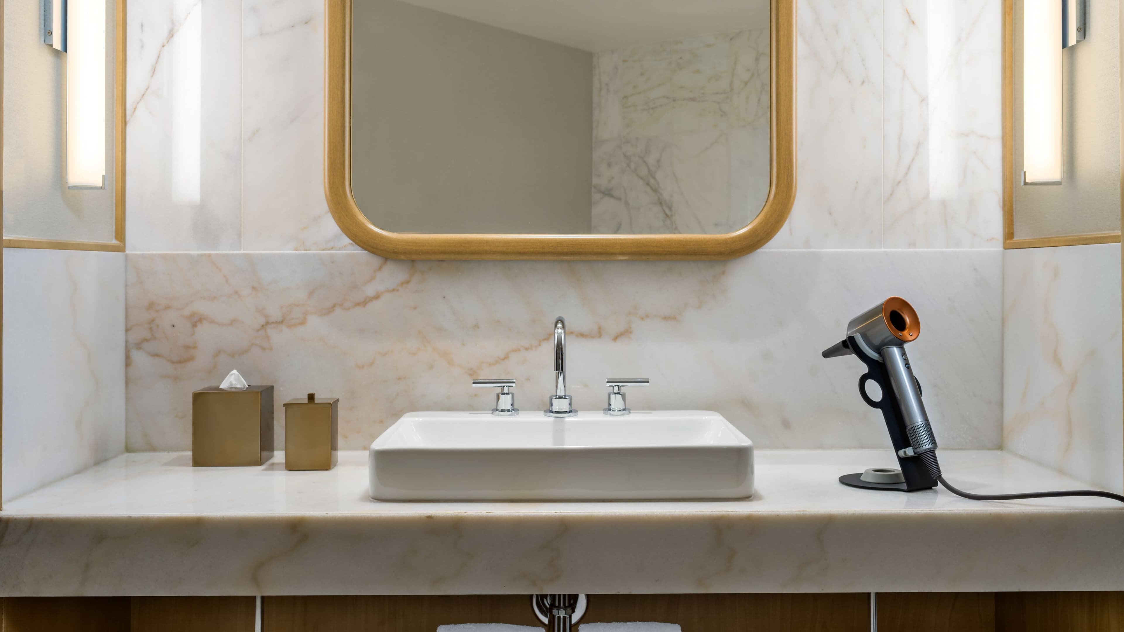 JW Marriott Parq Vancouver — 7