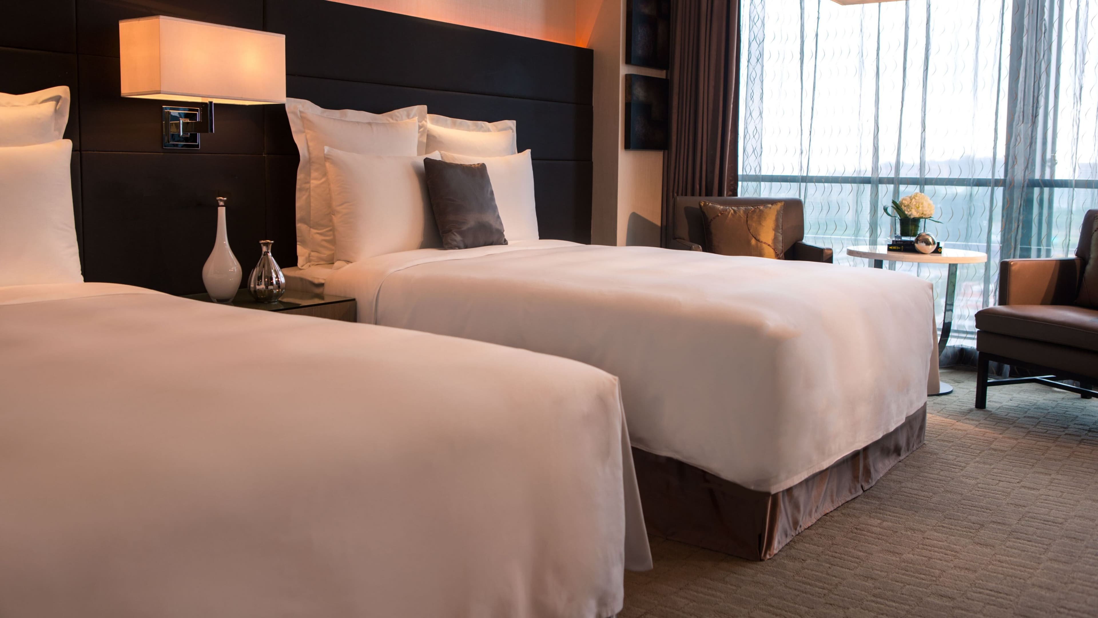 Renaissance Guiyang Hotel - Image 2