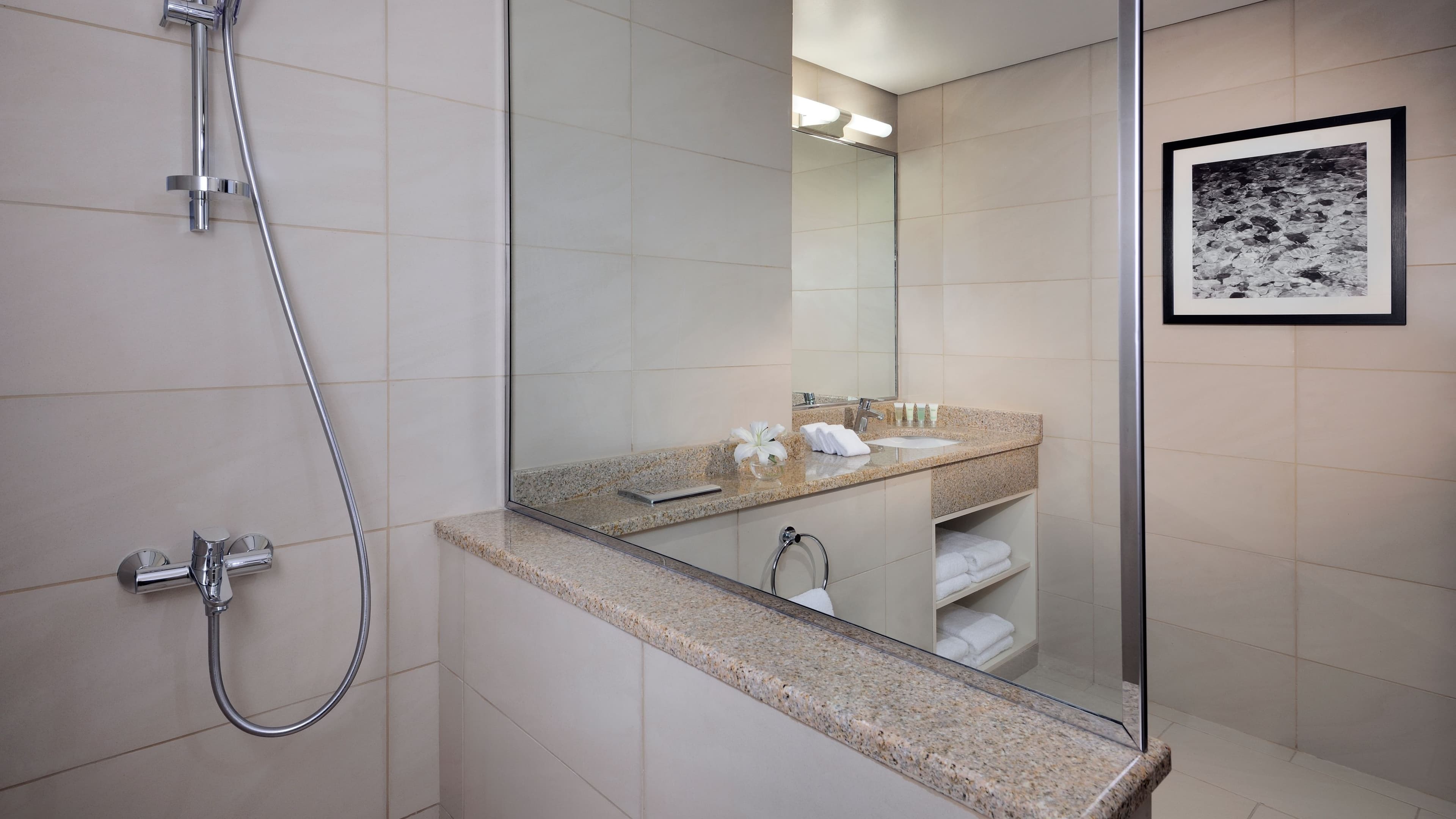 Residence Inn Kuwait City - Image 5
