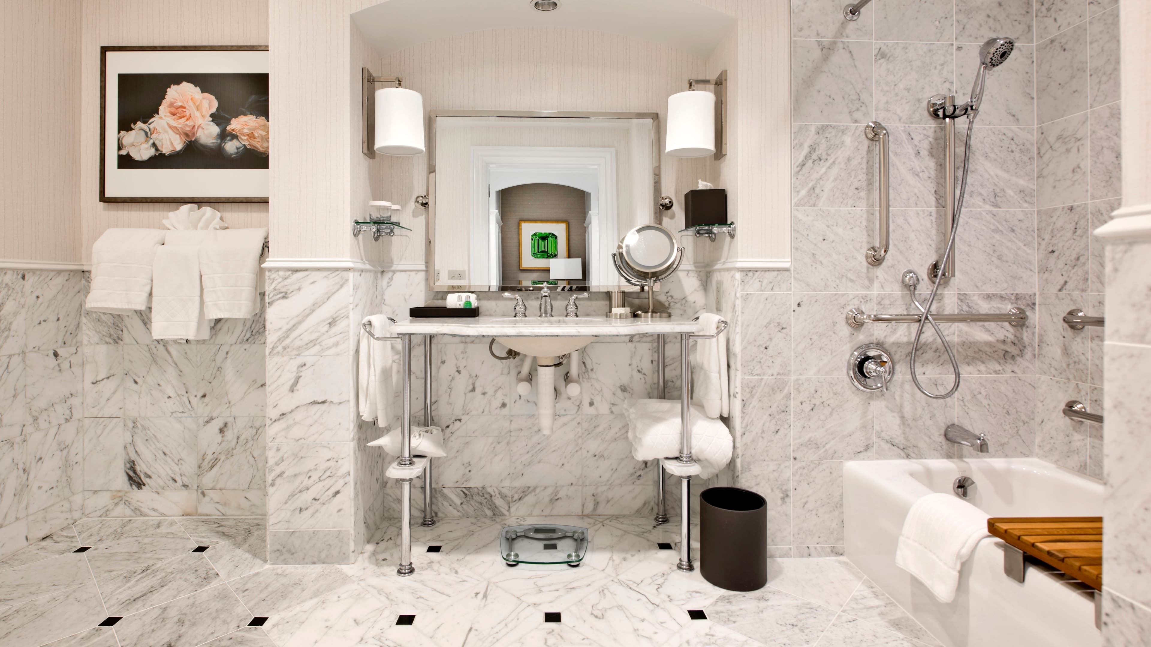 Deluxe Guest room - Image 6