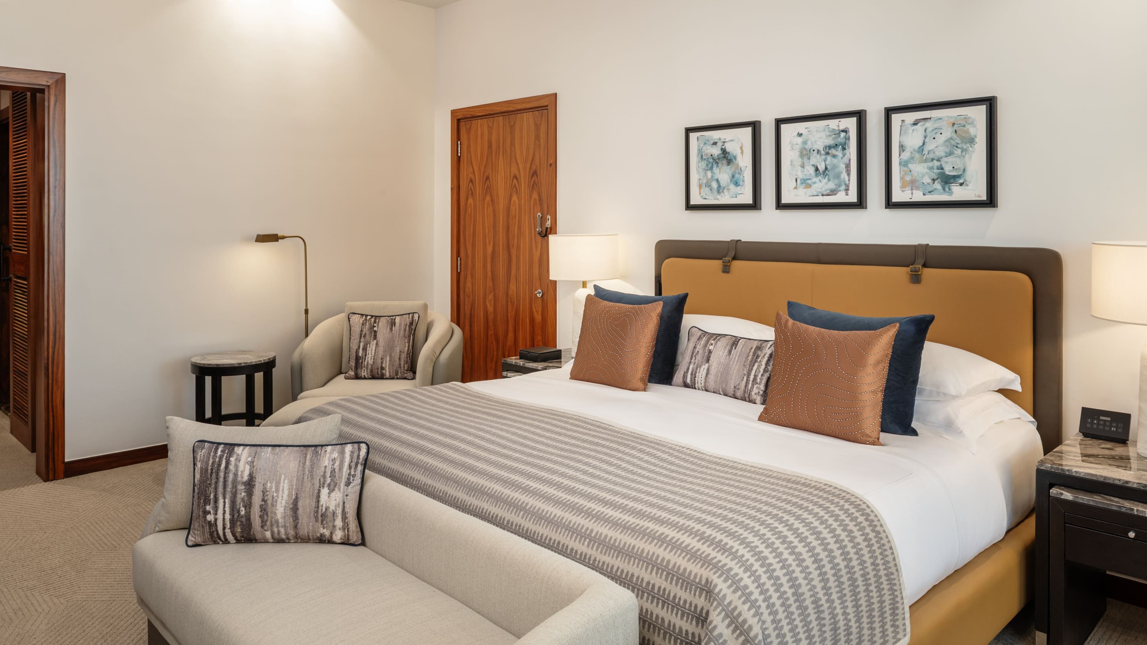 Superior Deluxe Room - Image 4
