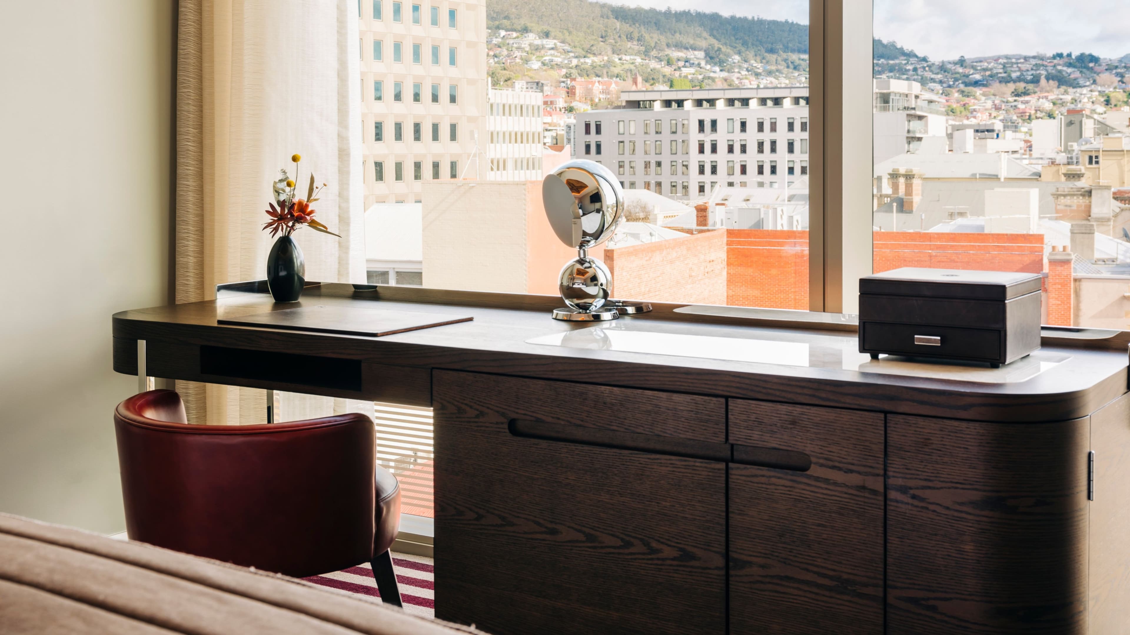 Deco King Room - Image 2