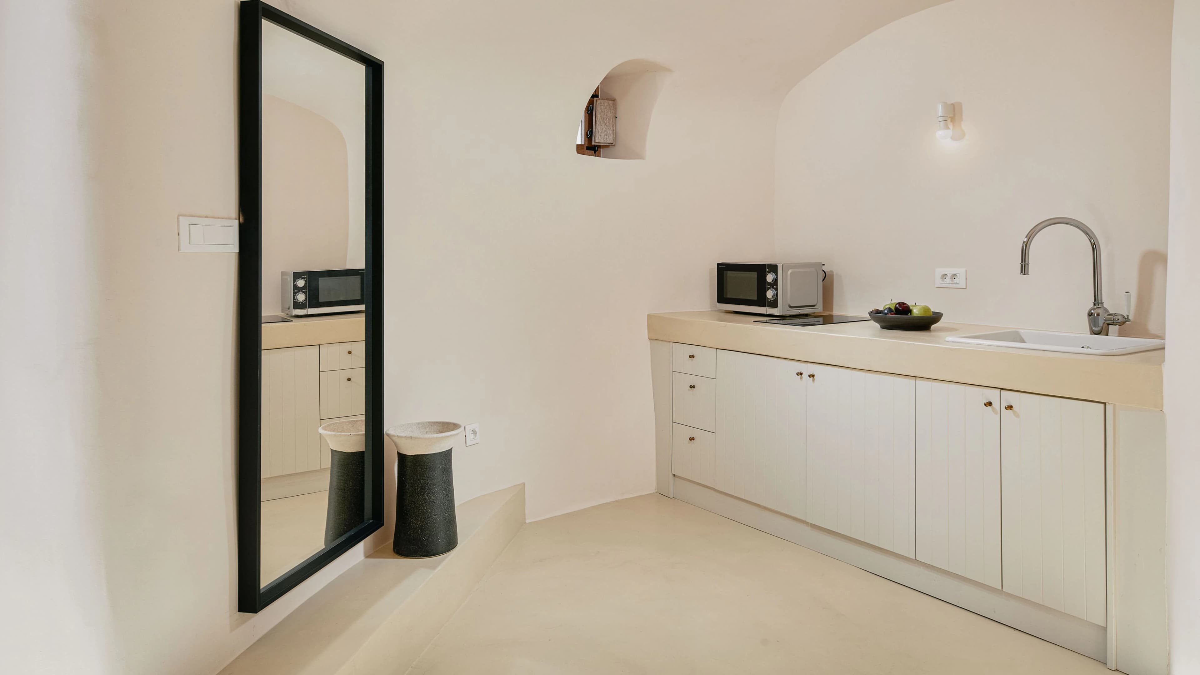 Mystique, a Luxury Collection Hotel, Santorini — 31