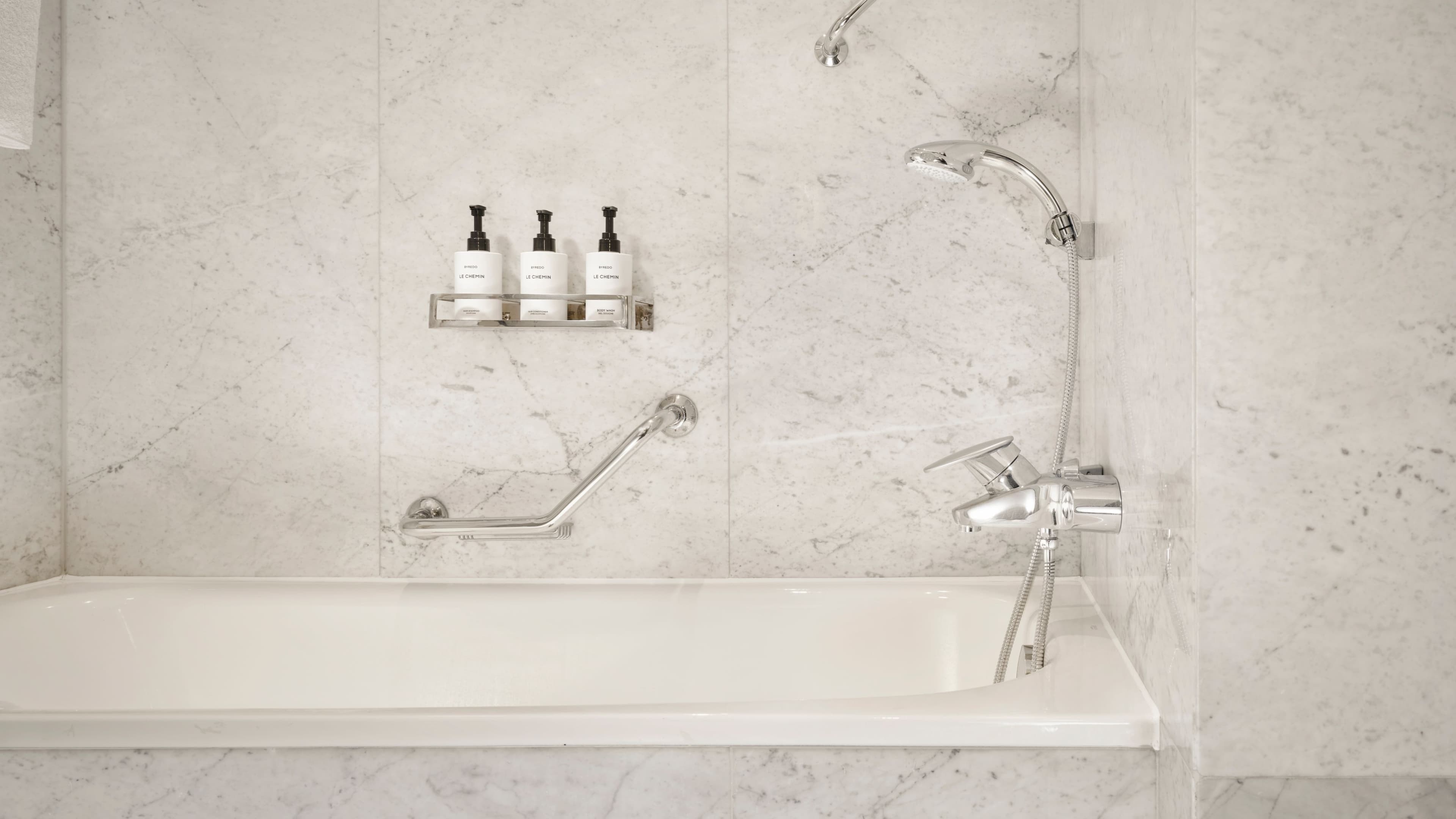 Executive Suite - Image 9