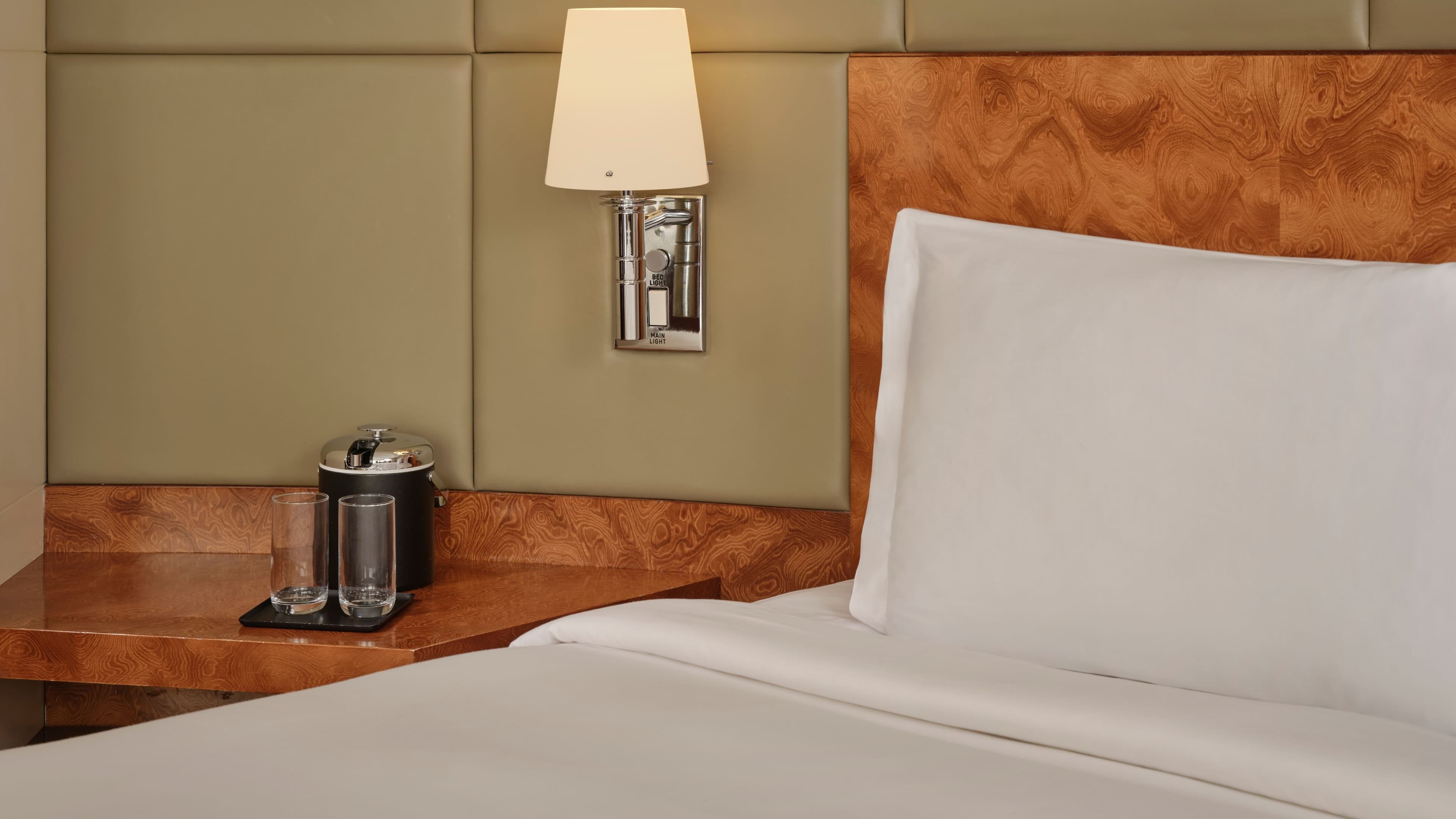 Executive Suite - Image 6