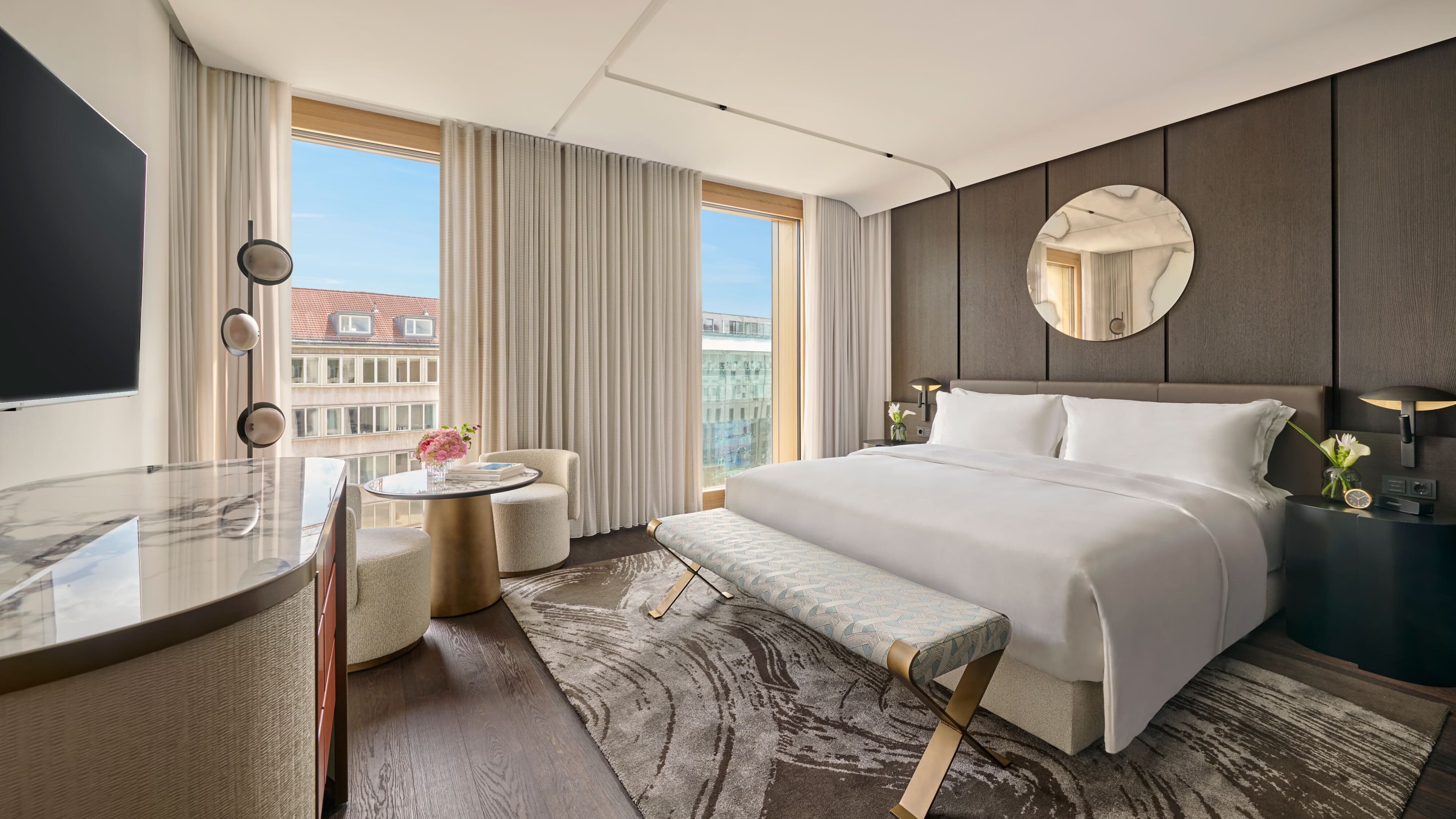 Deluxe Room - Image 3