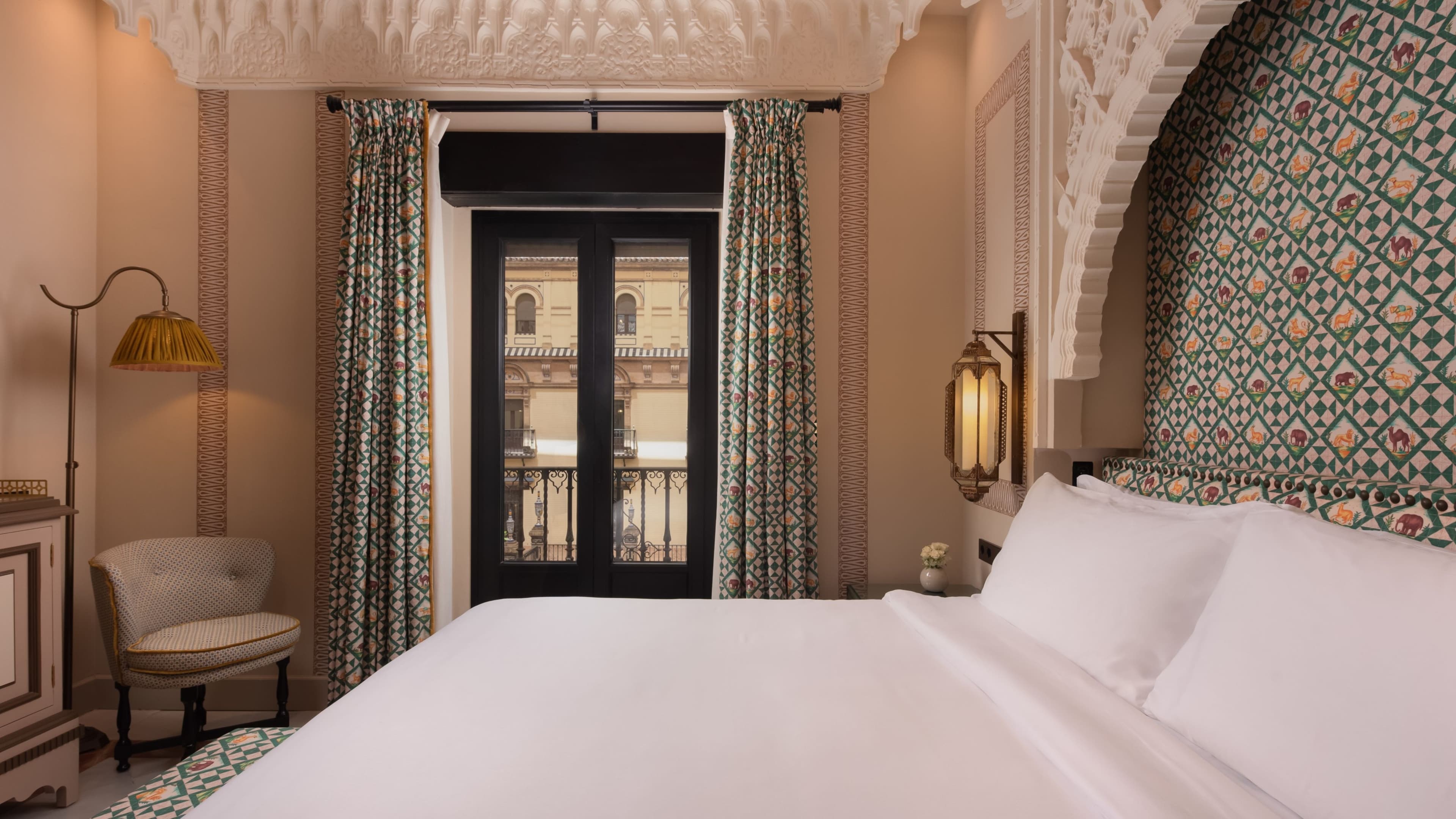 Deluxe Classic Room - Image 3