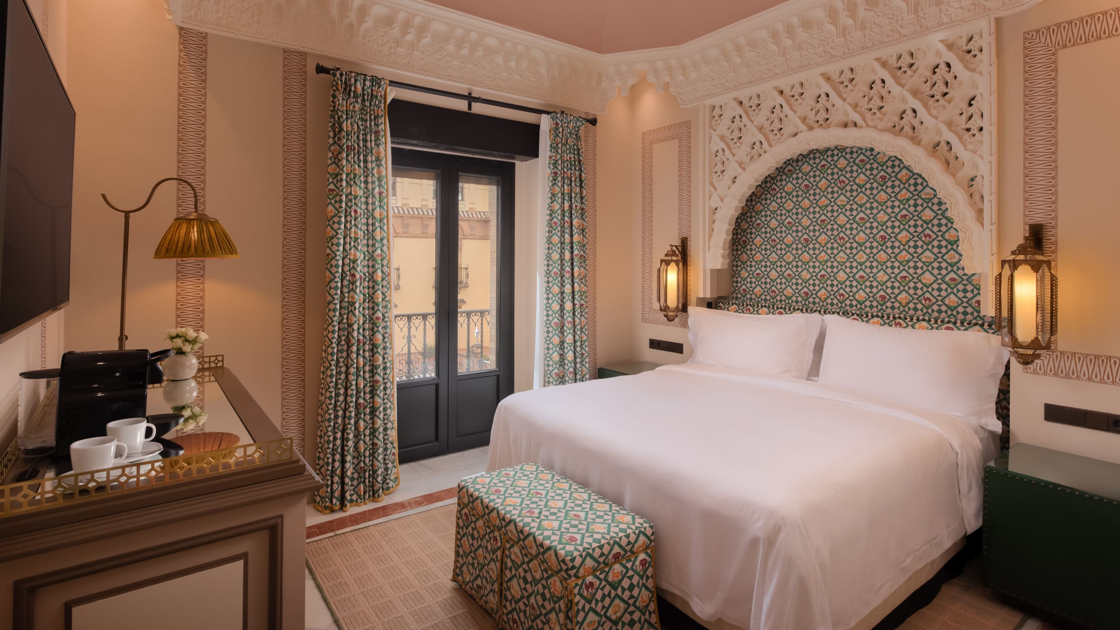 Deluxe Classic Room - Image 1