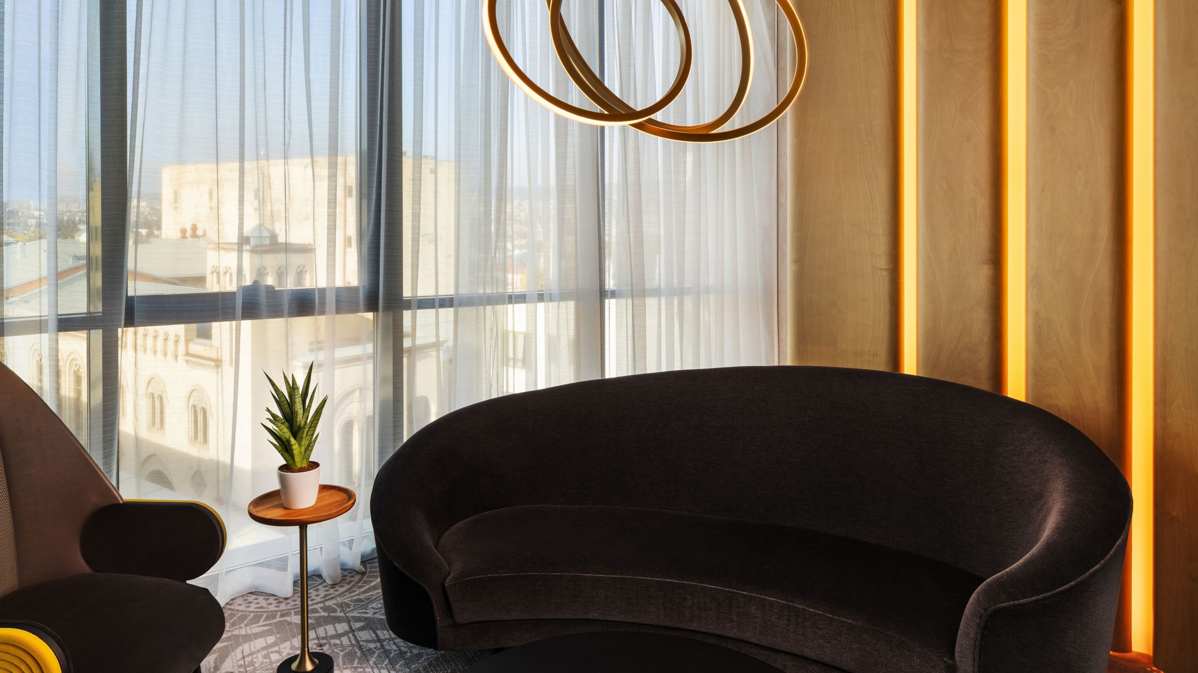 Paragraph Freedom Square, a Luxury Collection Hotel, Tbilisi - Image 3