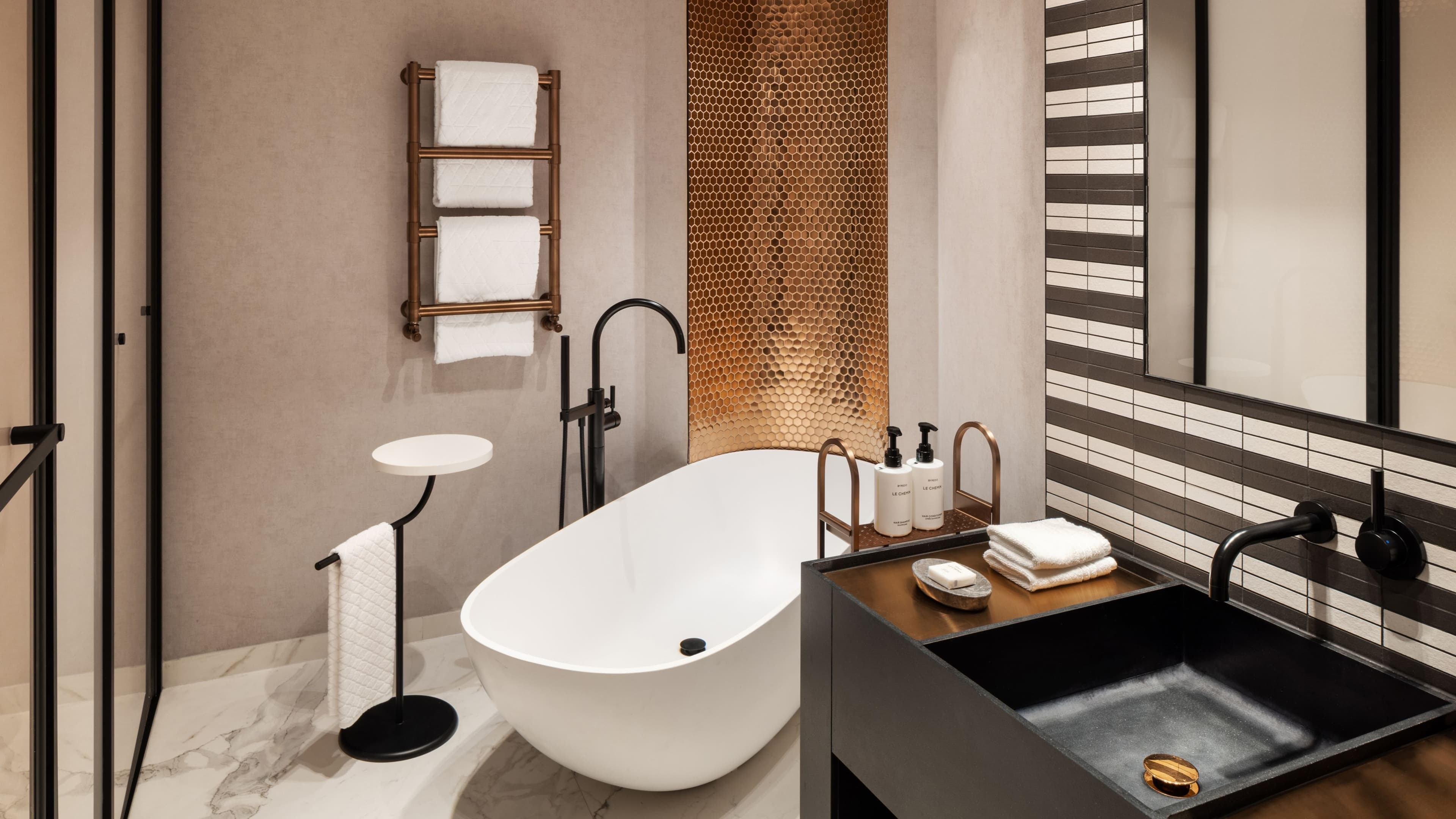 Paragraph Freedom Square, a Luxury Collection Hotel, Tbilisi — 6