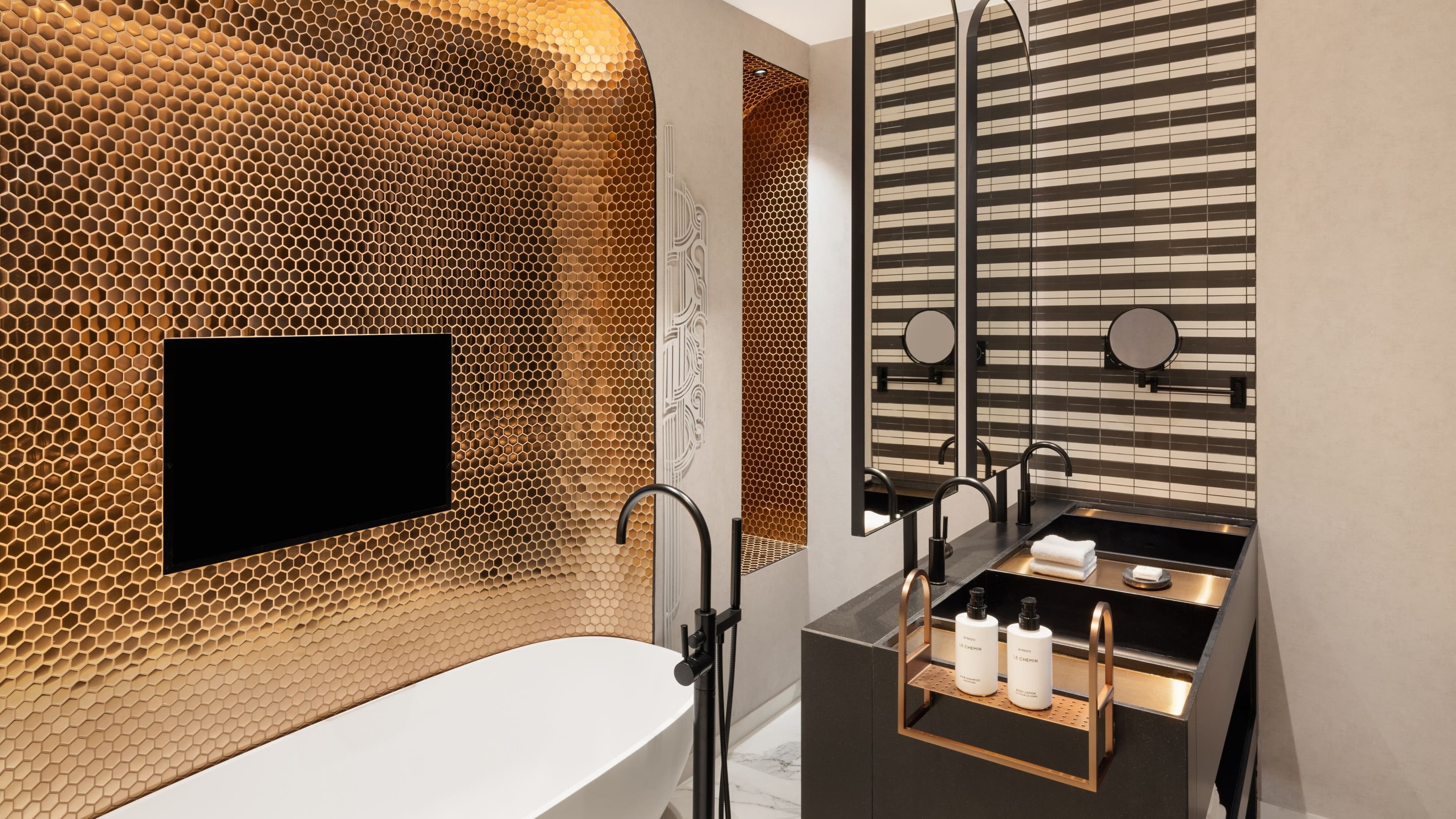 Paragraph Freedom Square, a Luxury Collection Hotel, Tbilisi — 28