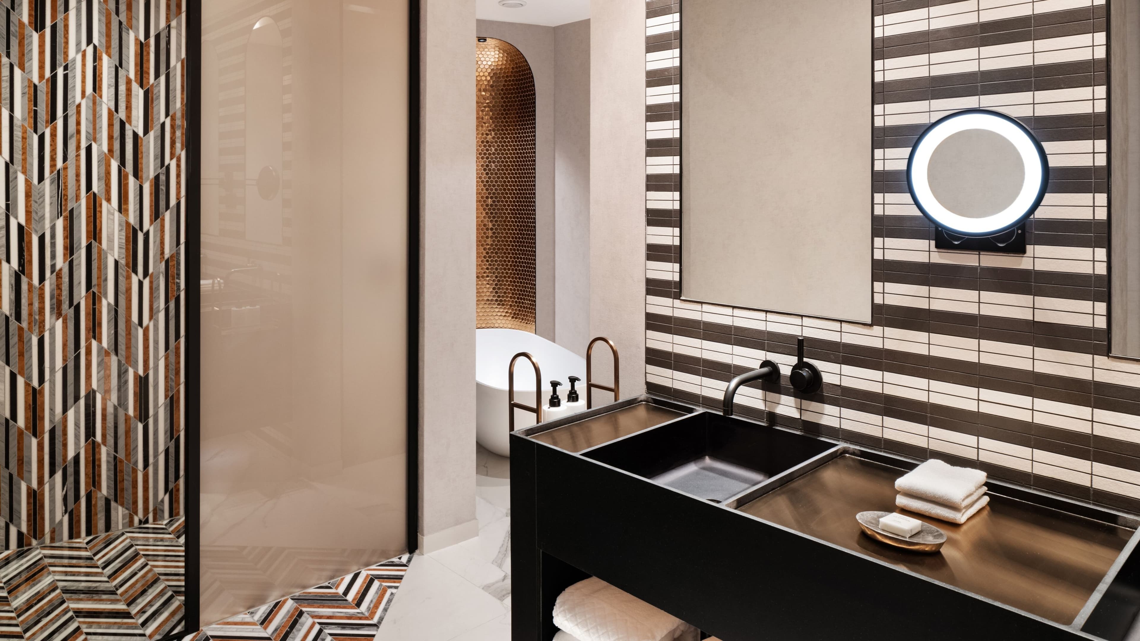 Paragraph Freedom Square, a Luxury Collection Hotel, Tbilisi — 33