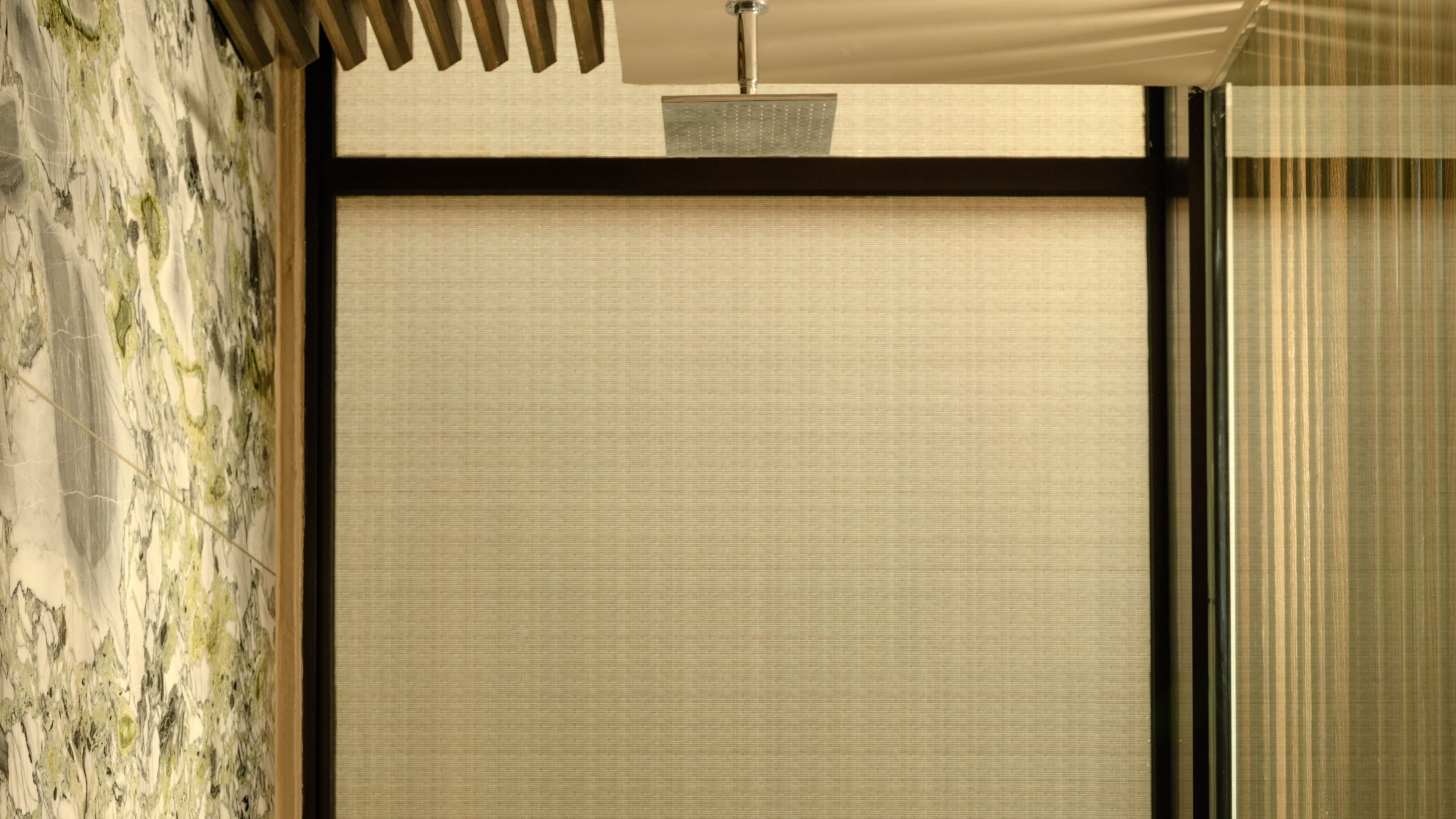 Deluxe Guest room - Image 6