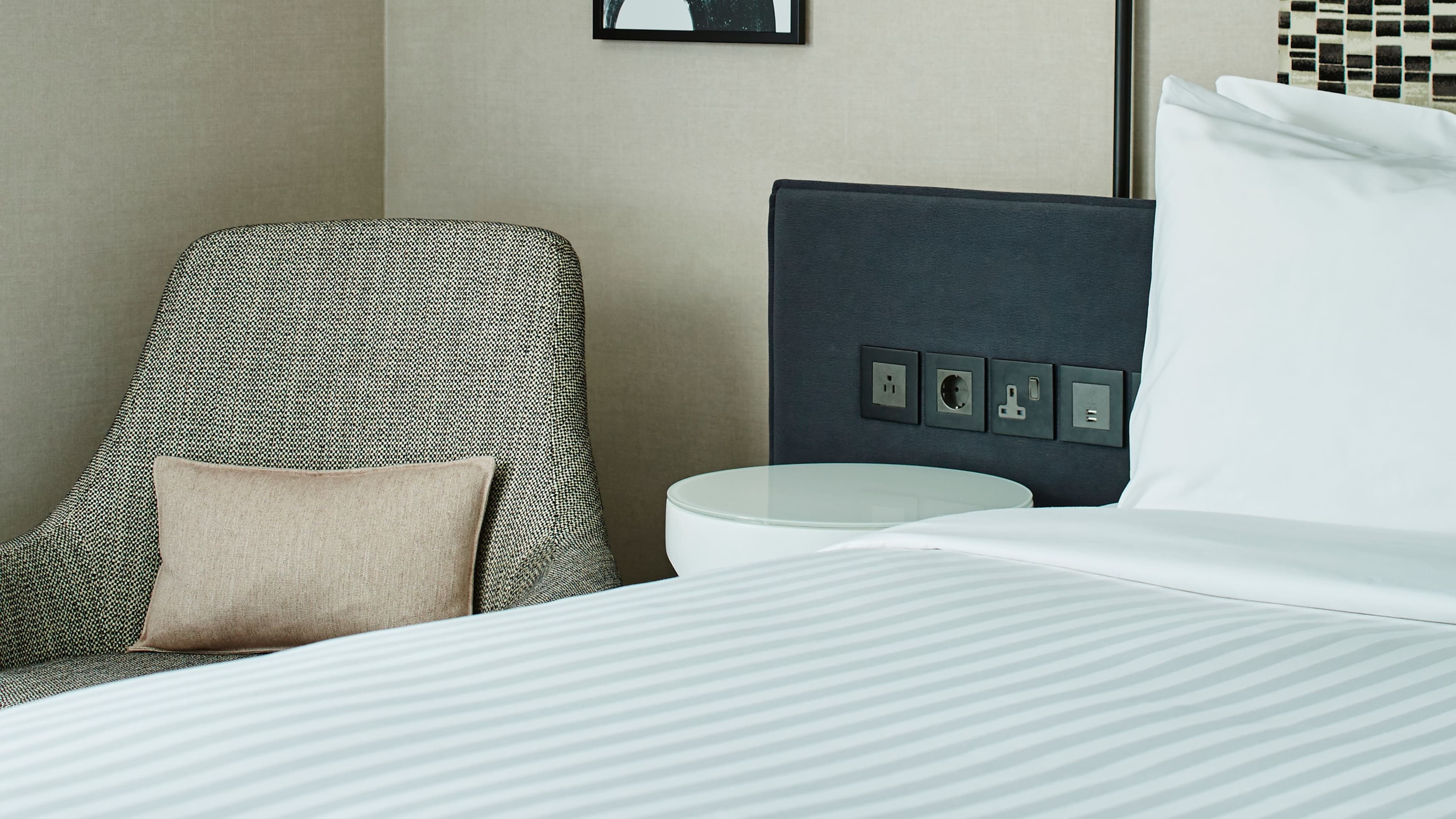 Independent (SPHC) London Bloomsbury Square Hotel — 9