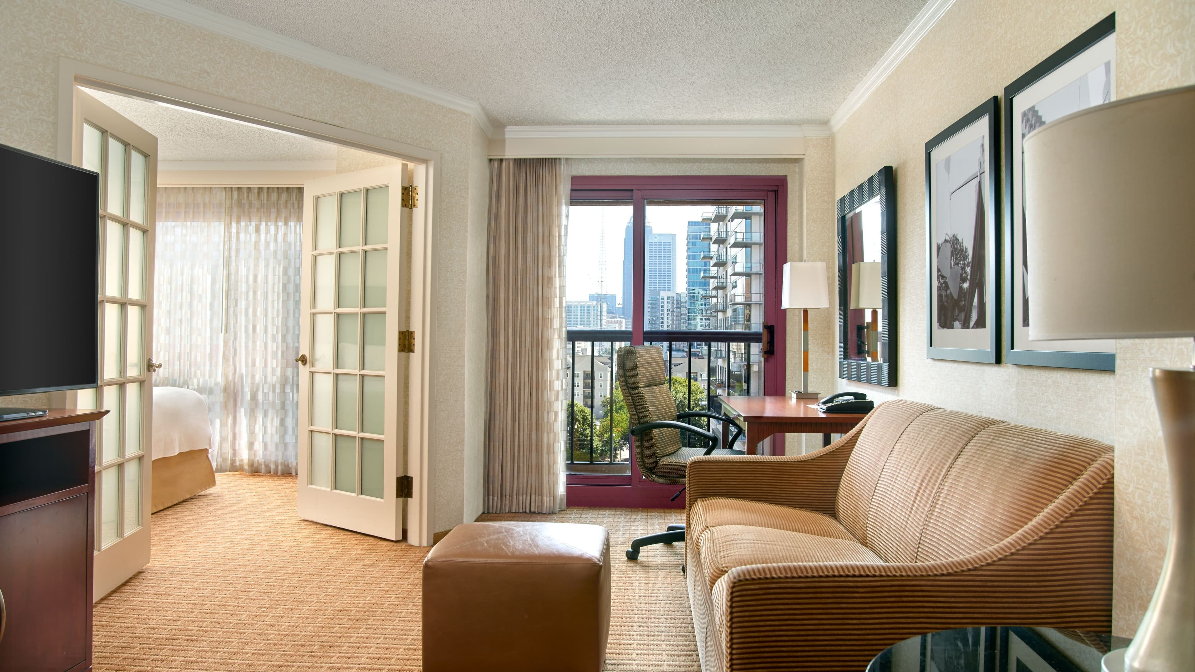 Atlanta Marriott Suites Midtown - Image 2